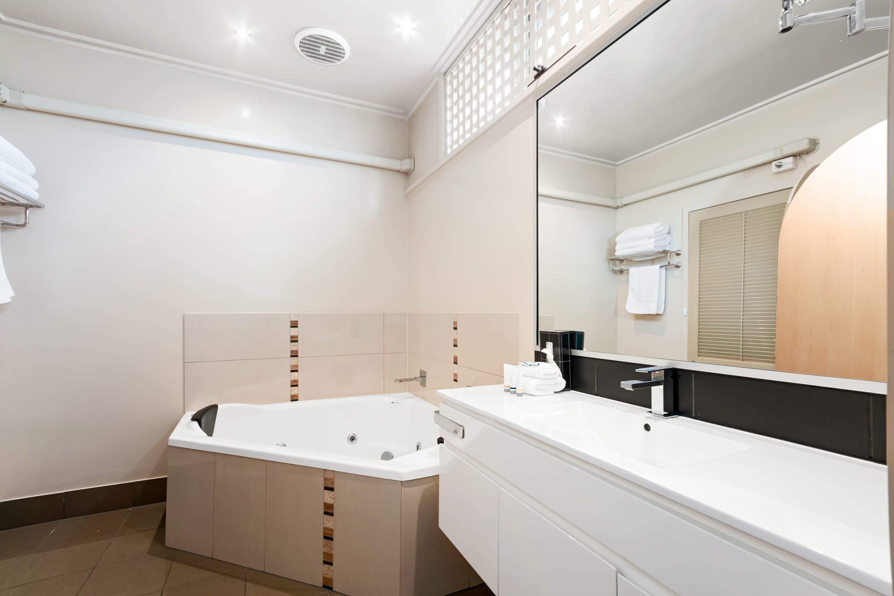 Comfort Inn & Suites Lakes Entrance — 23