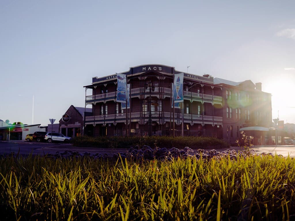 Quality Hotel Bentinck - Image 1