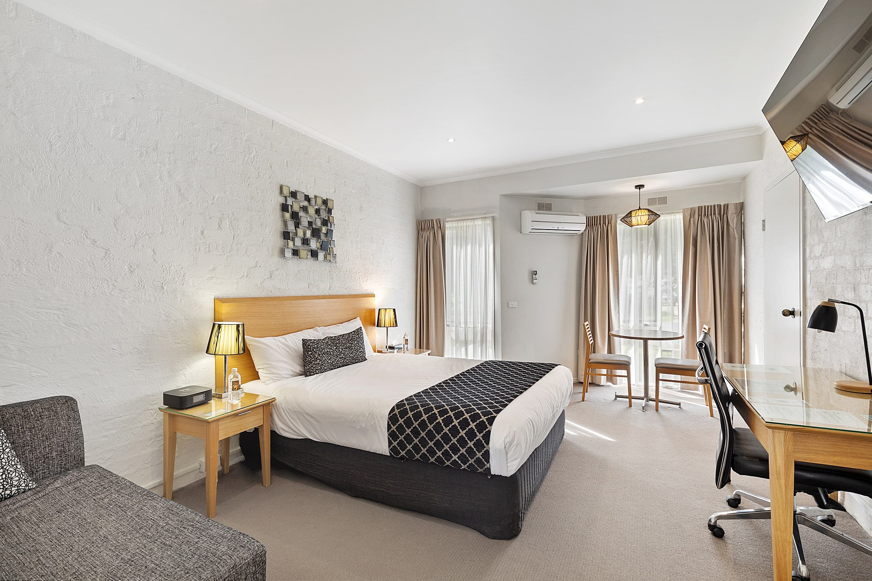 Comfort Inn Coach & Bushmans — 7