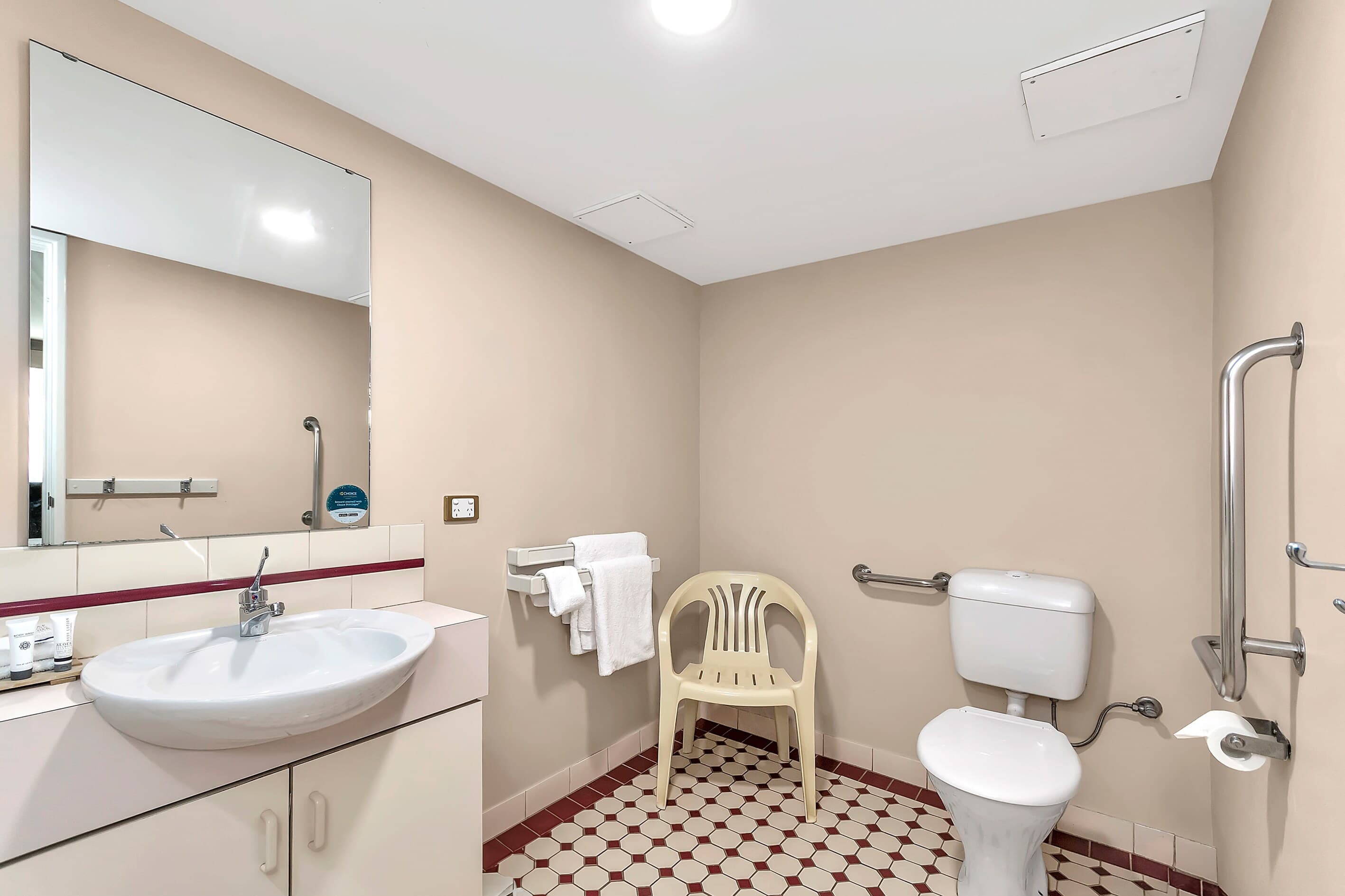 Quality Inn Railway - Image 3