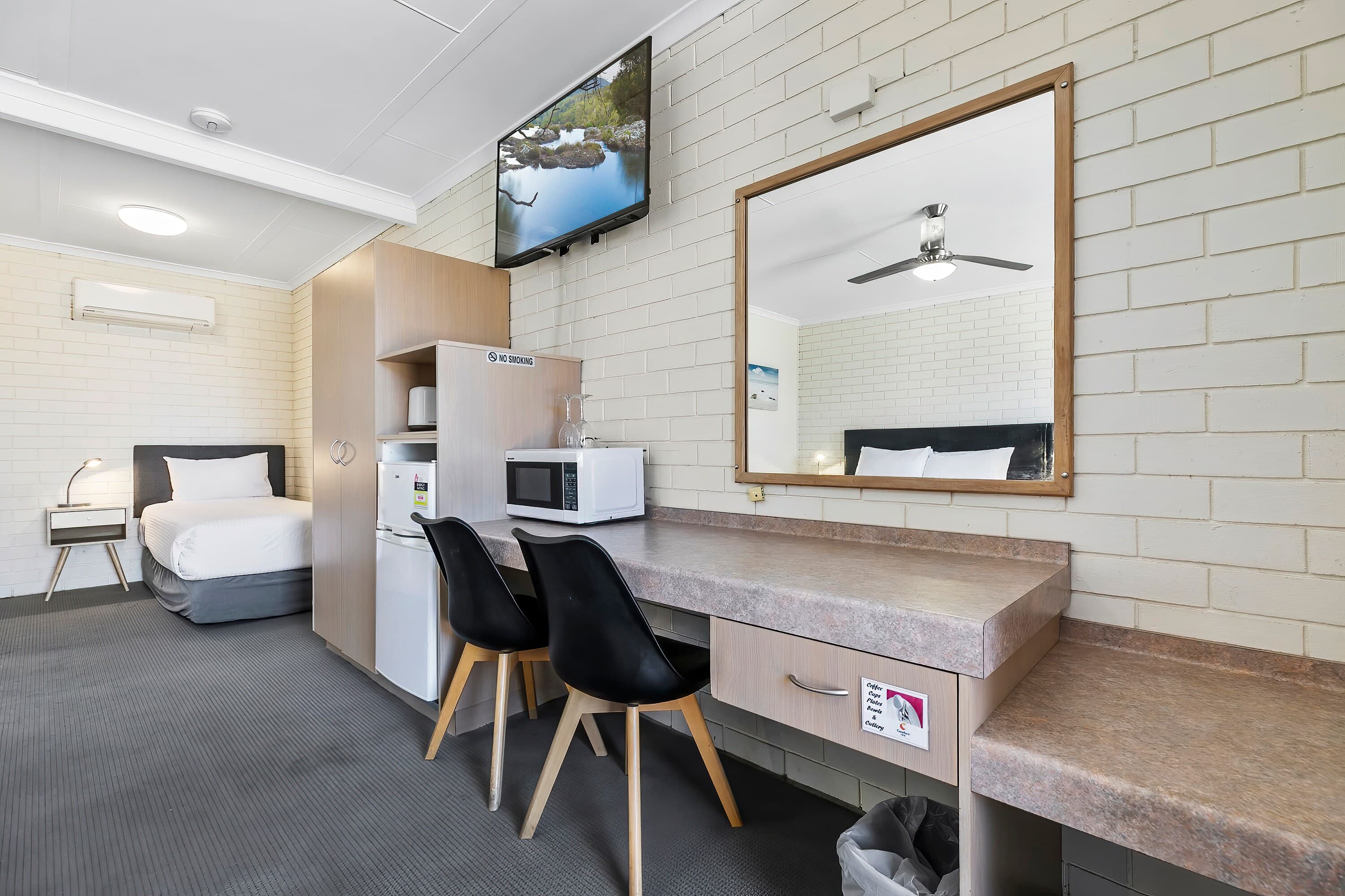 Comfort Inn on Main Hervey Bay - Image 4
