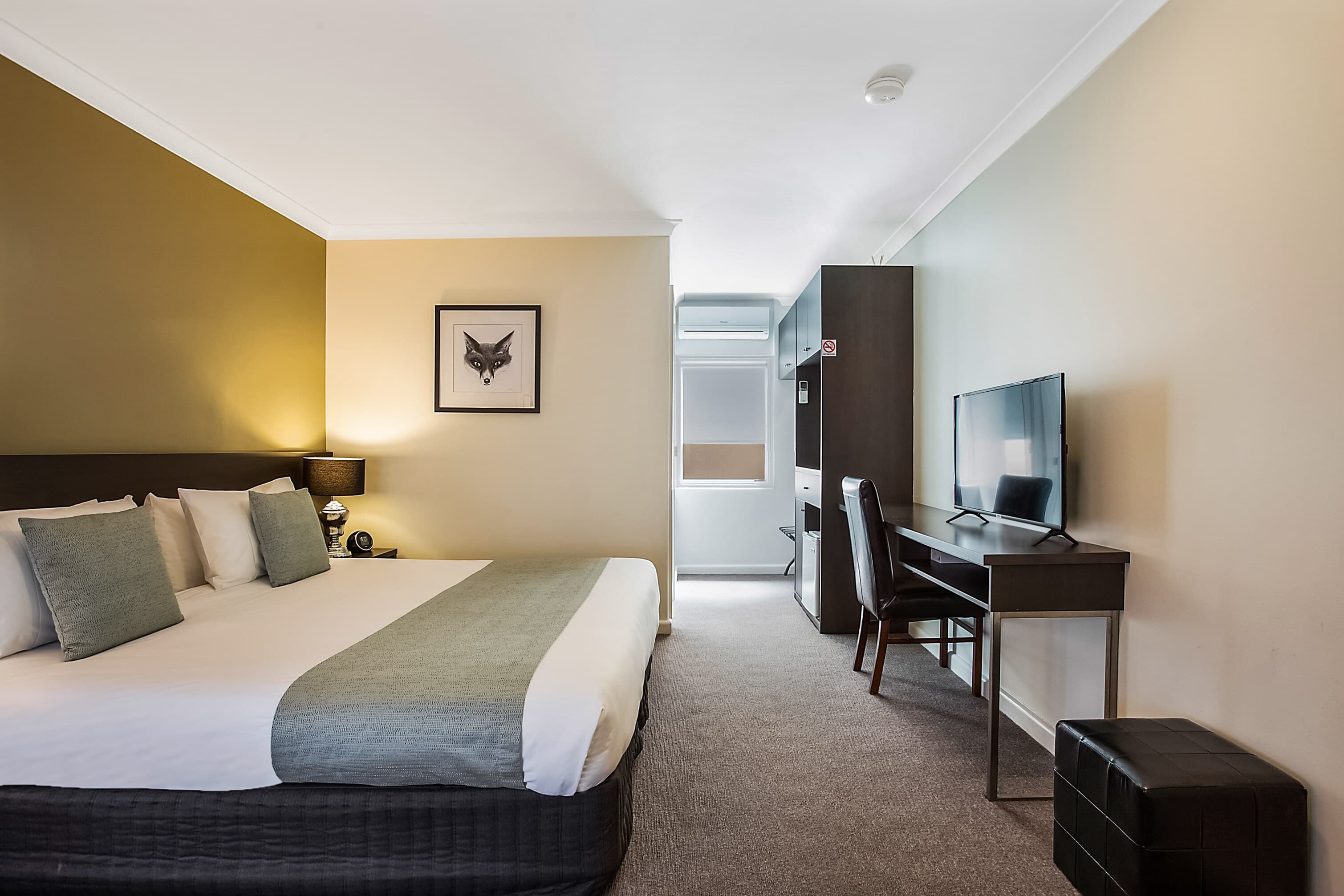 Comfort Inn Western - Image 4