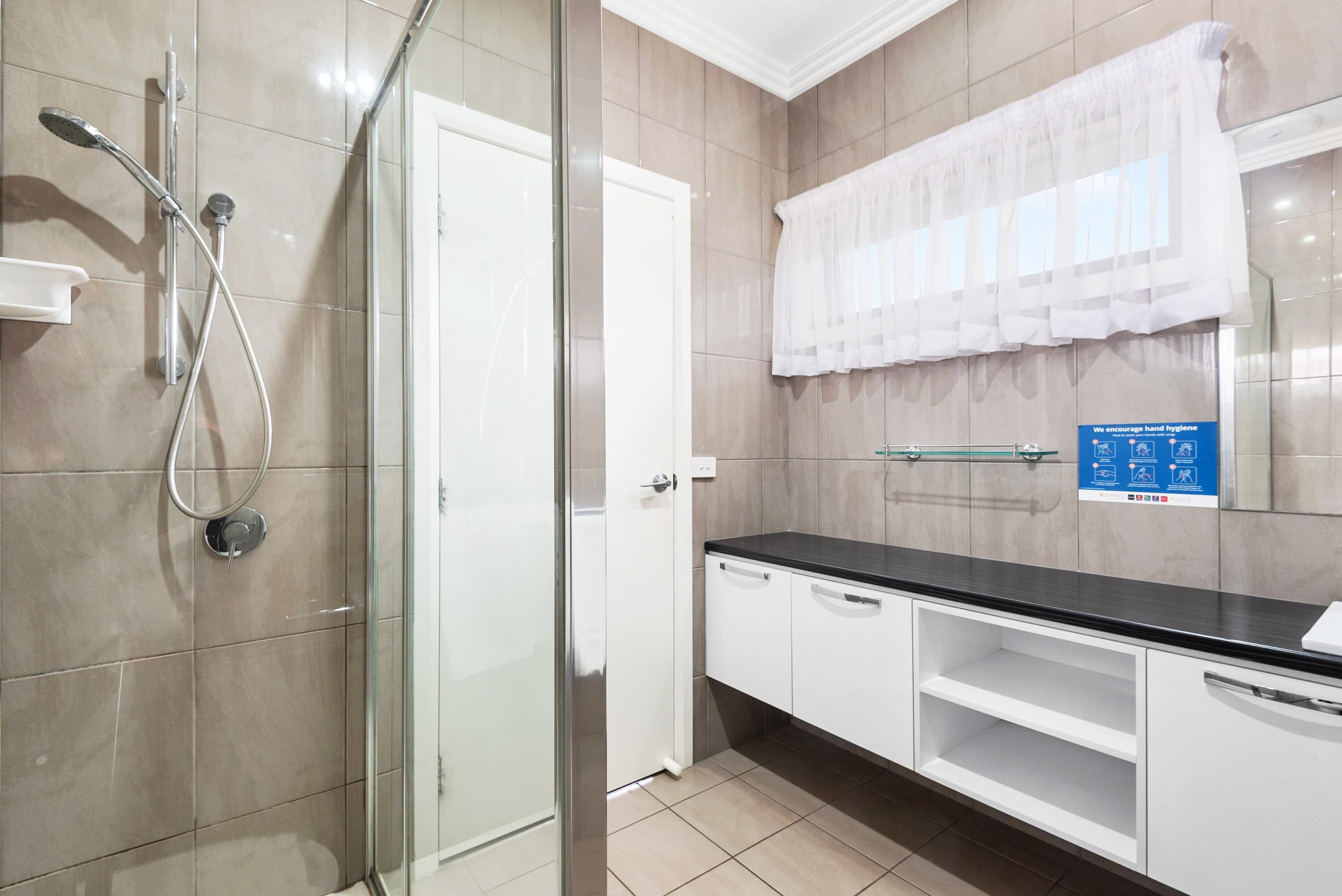 Comfort Inn Deakin Palms — 11