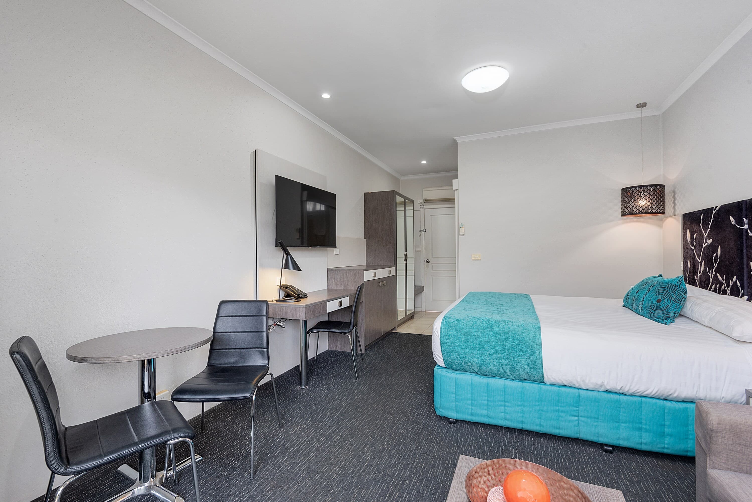 Comfort Inn Deakin Palms — 8