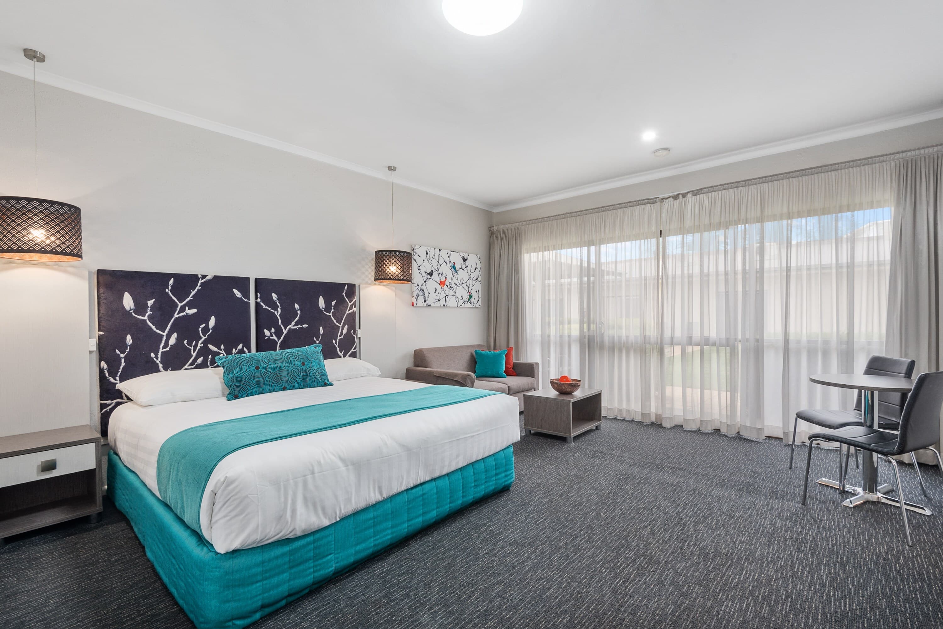 Comfort Inn Deakin Palms — 9