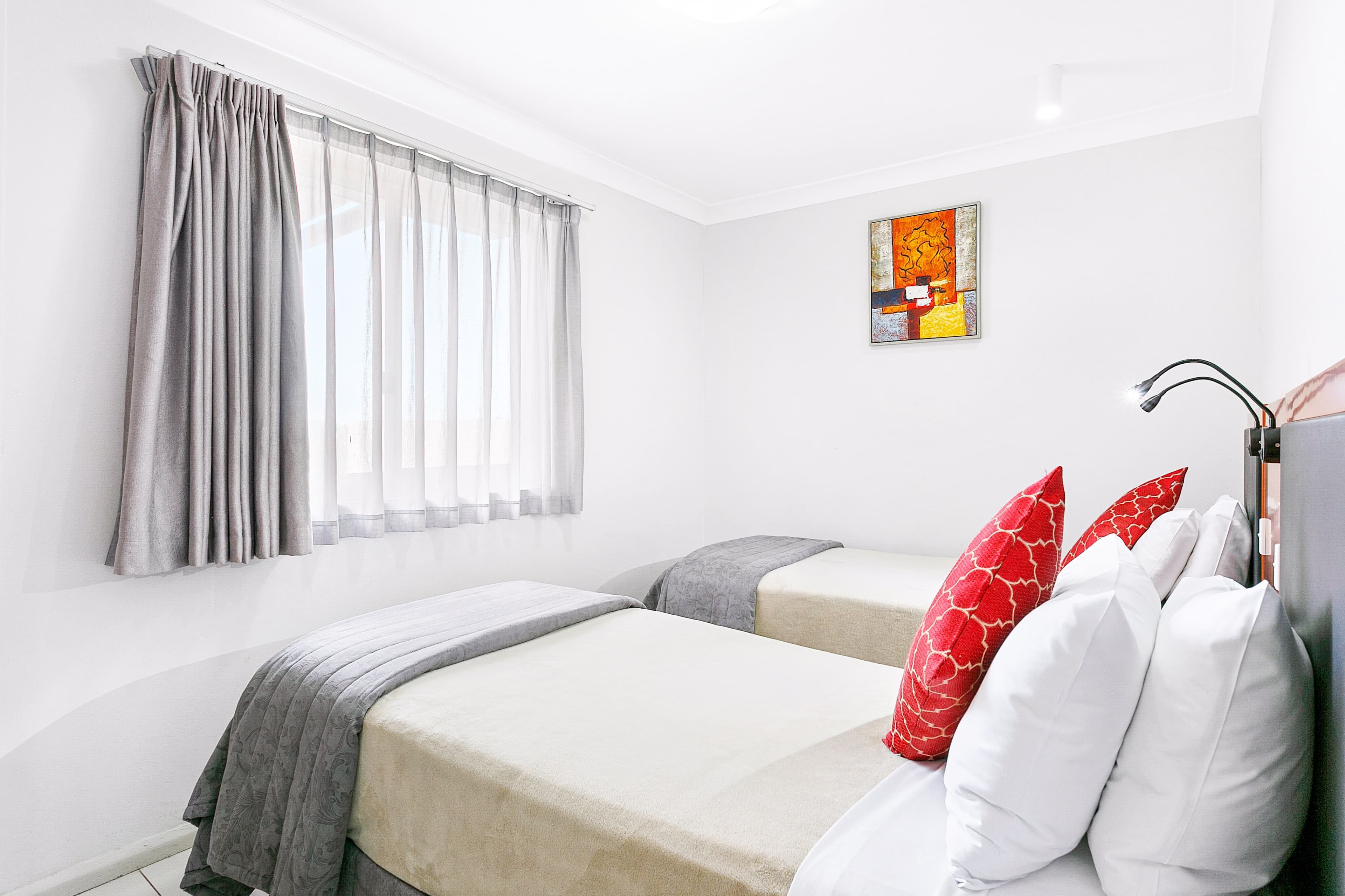 Comfort Inn & Suites Burwood - Image 3