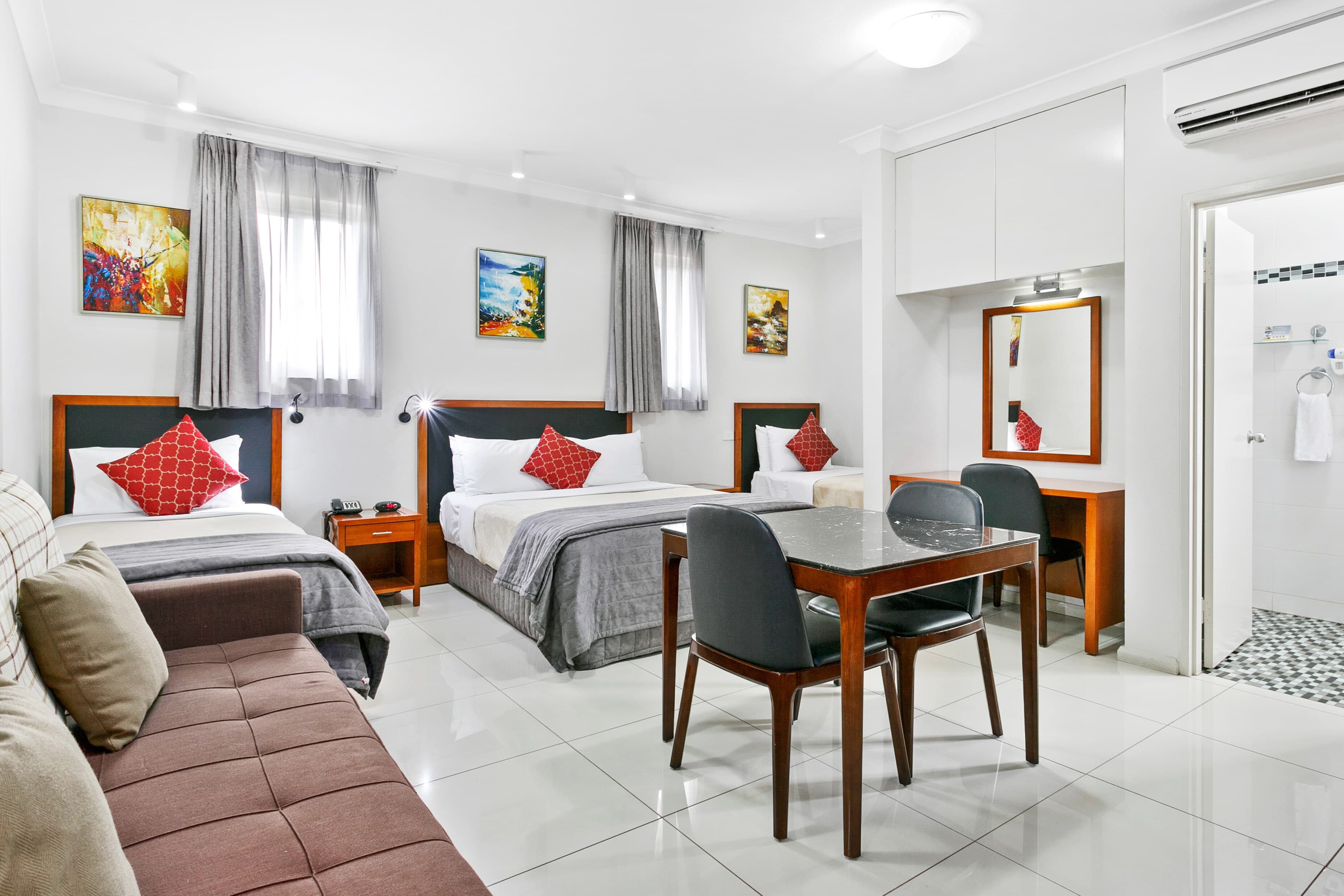 Comfort Inn & Suites Burwood — 11