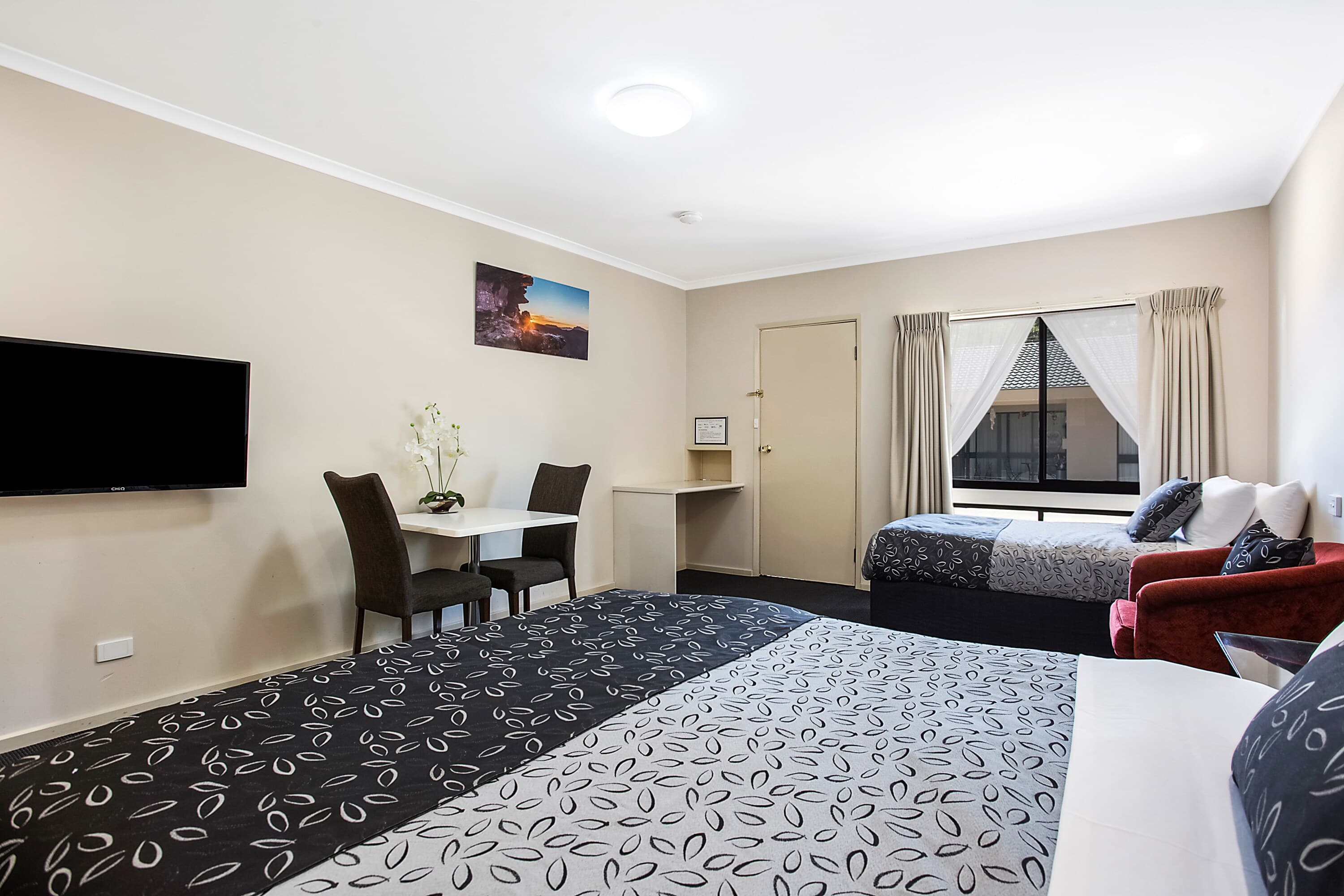 Comfort Inn May Park - Image 4