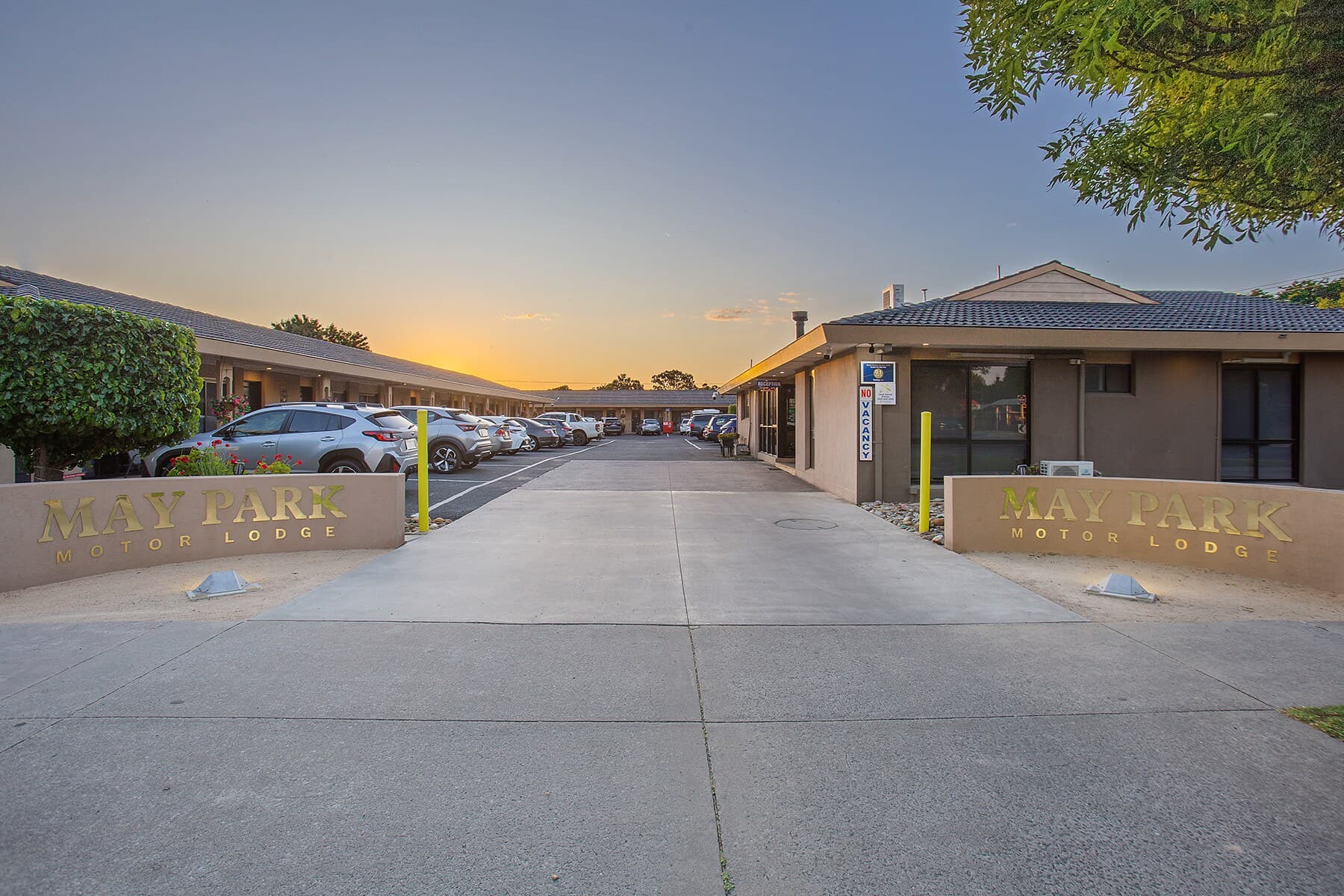Comfort Inn May Park - Image 1