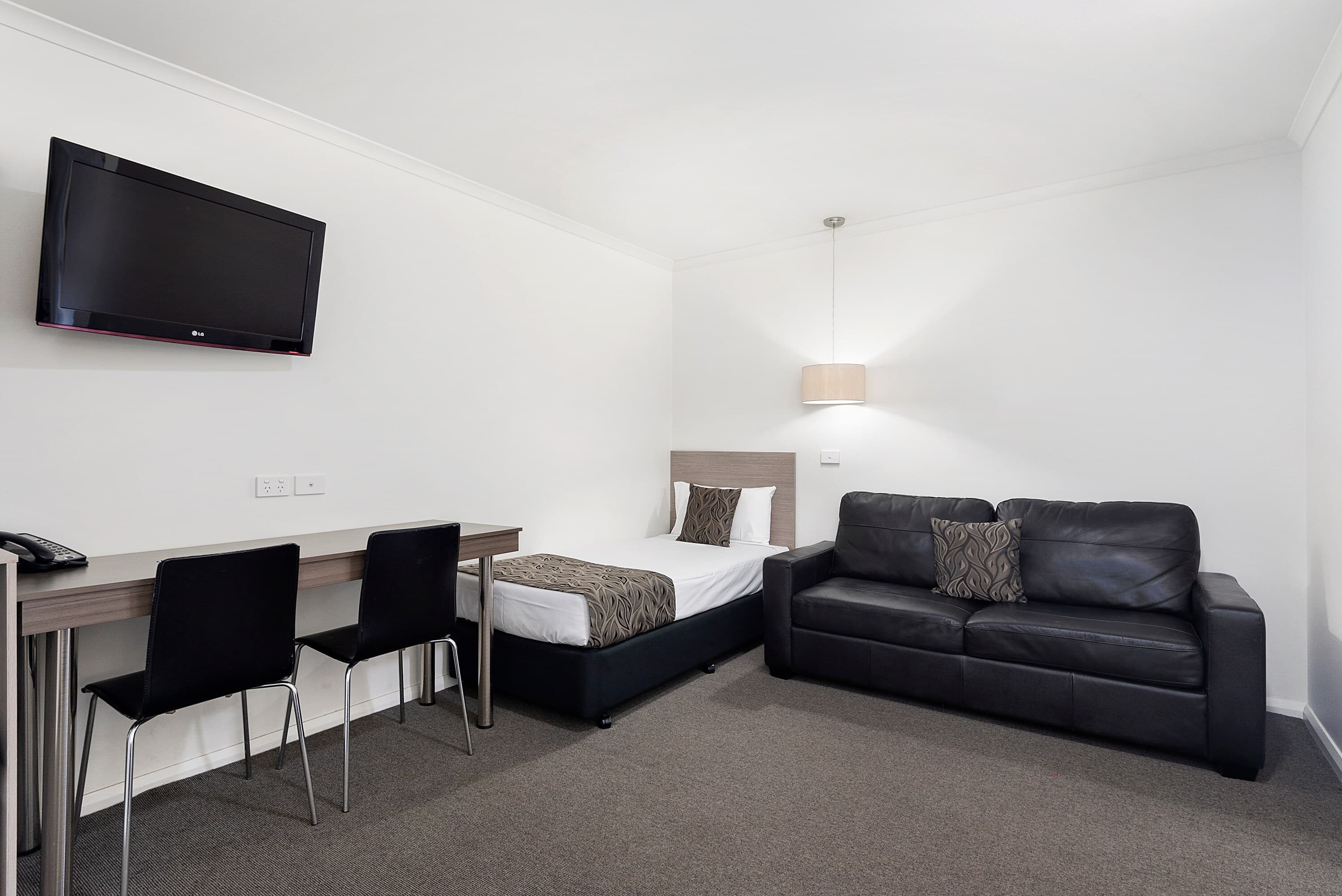Econo Lodge Mildura — 25