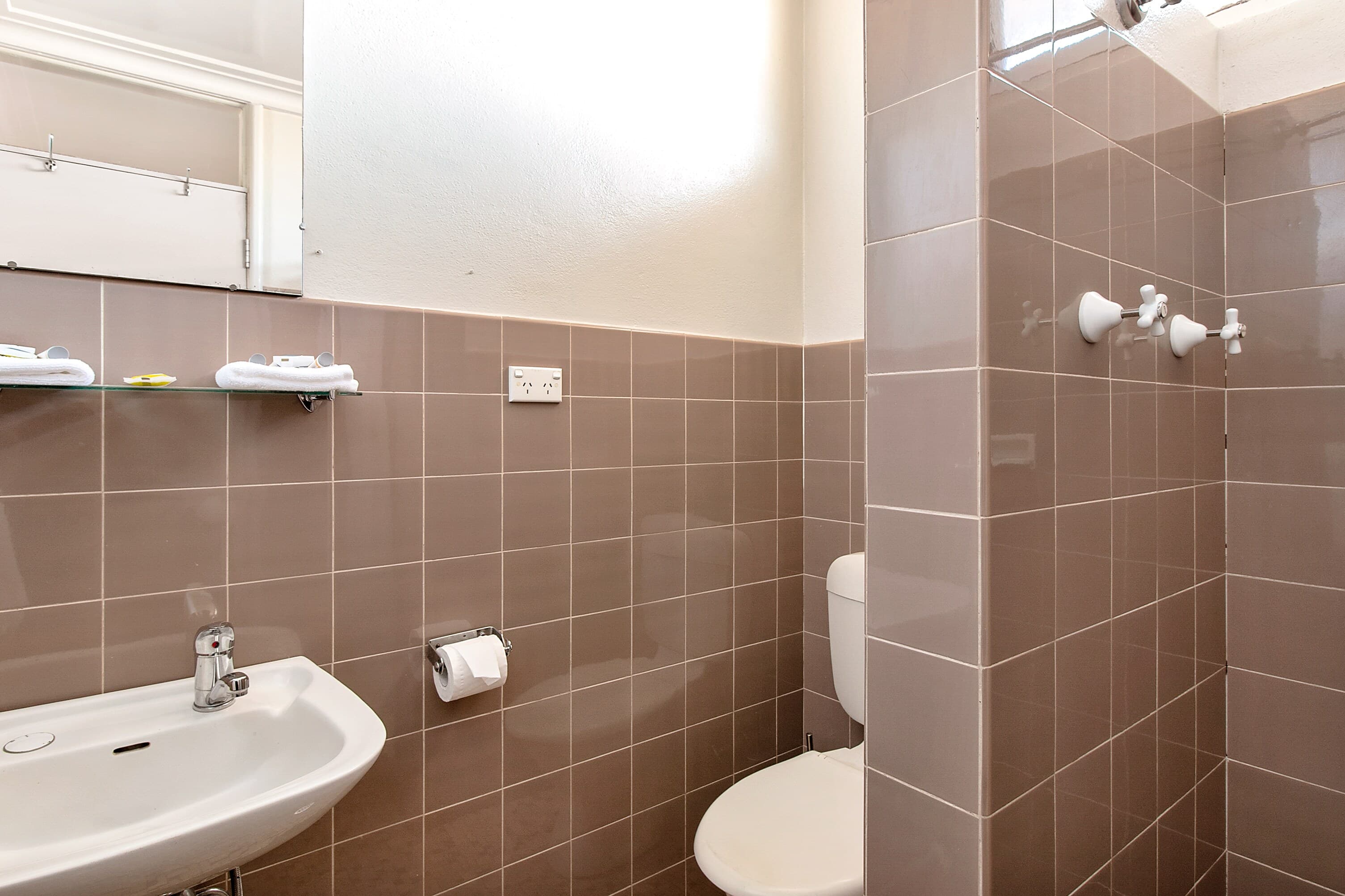 Econo Lodge Griffith Motor Inn — 7