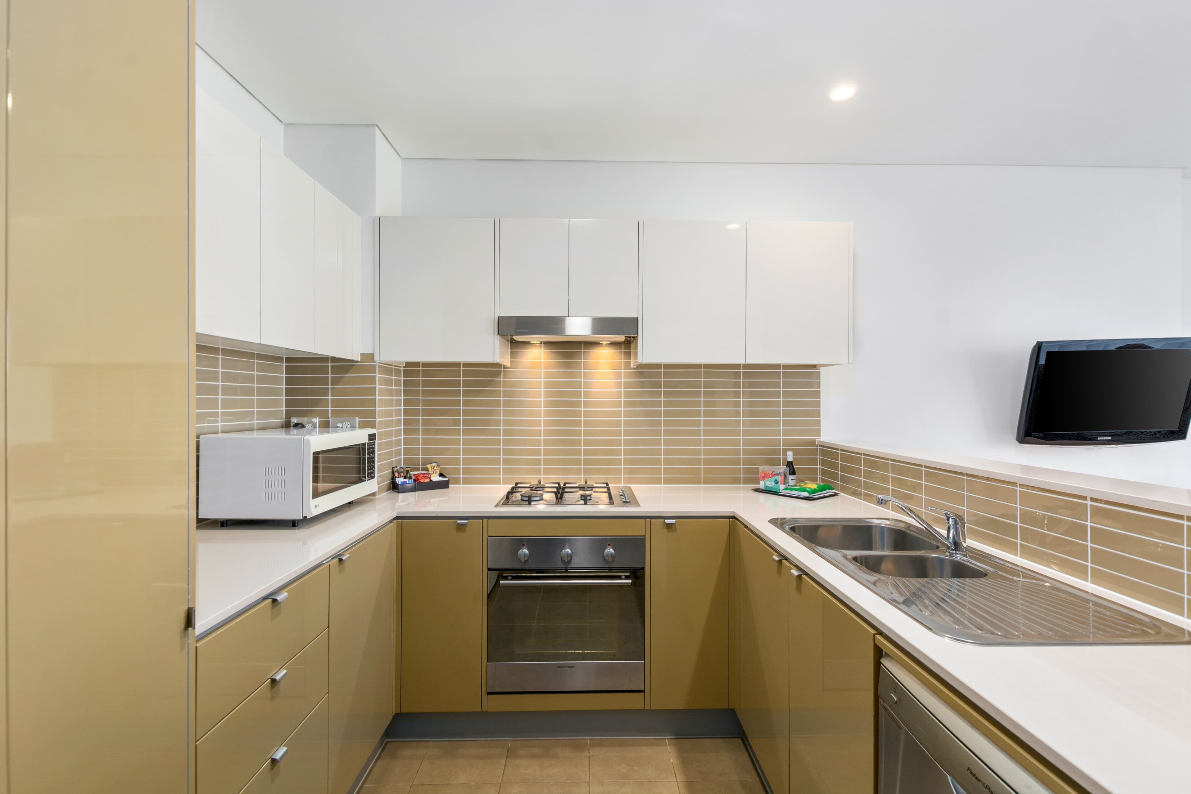 Quality Suites Pioneer Sands — 9