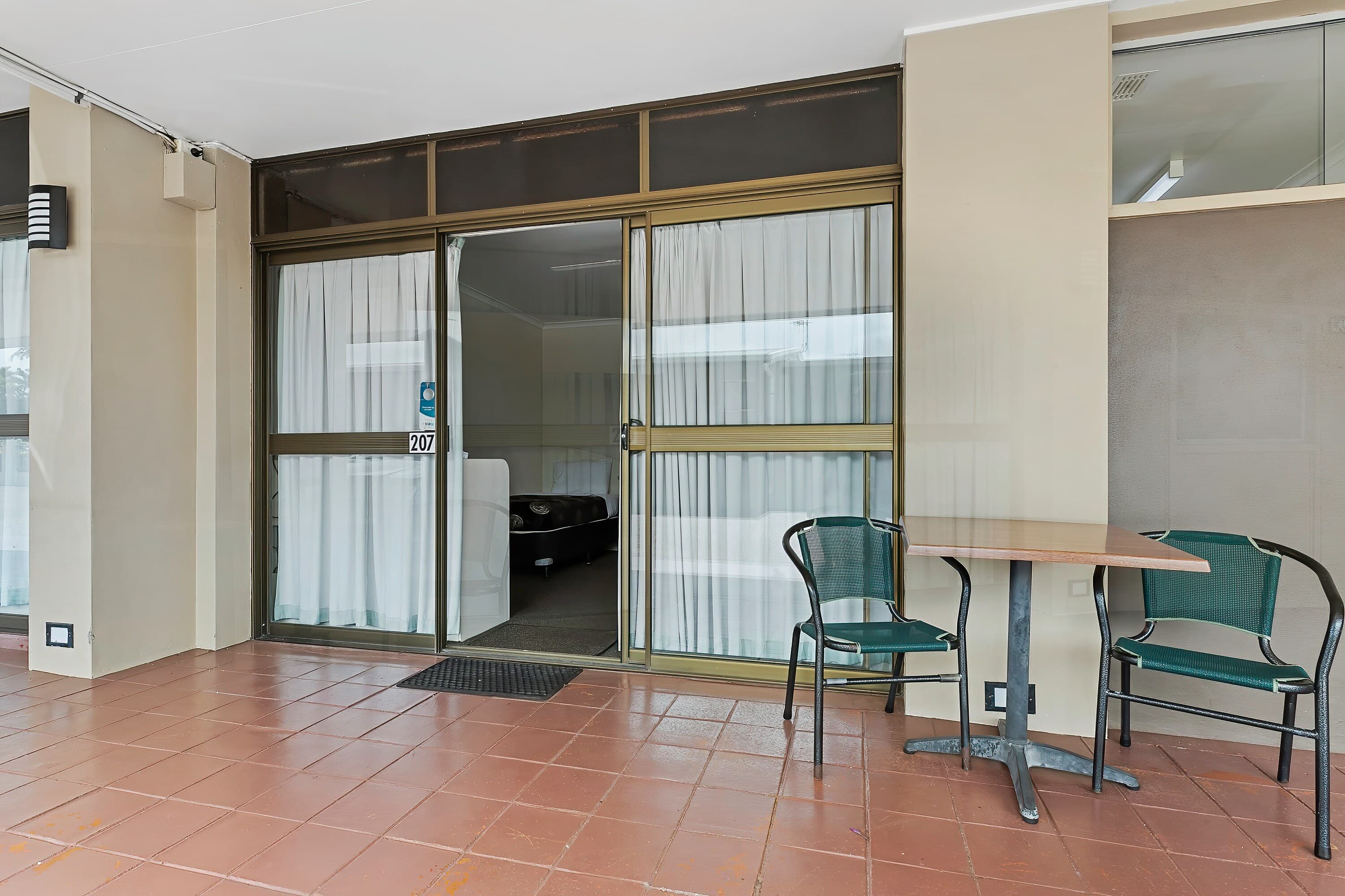 Econo Lodge Park Lane - Image 5