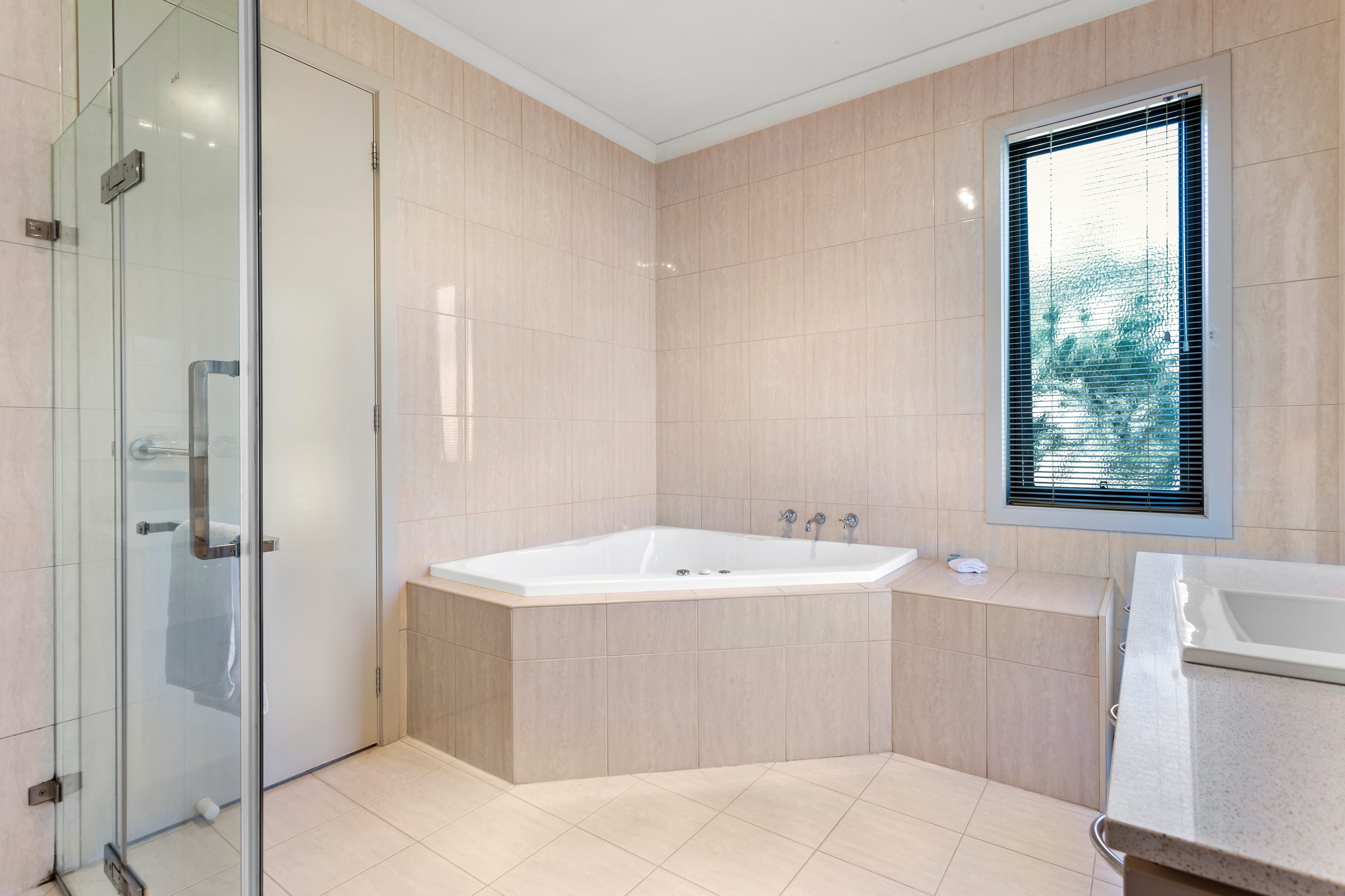 Quality Hotel Point Cook — 14