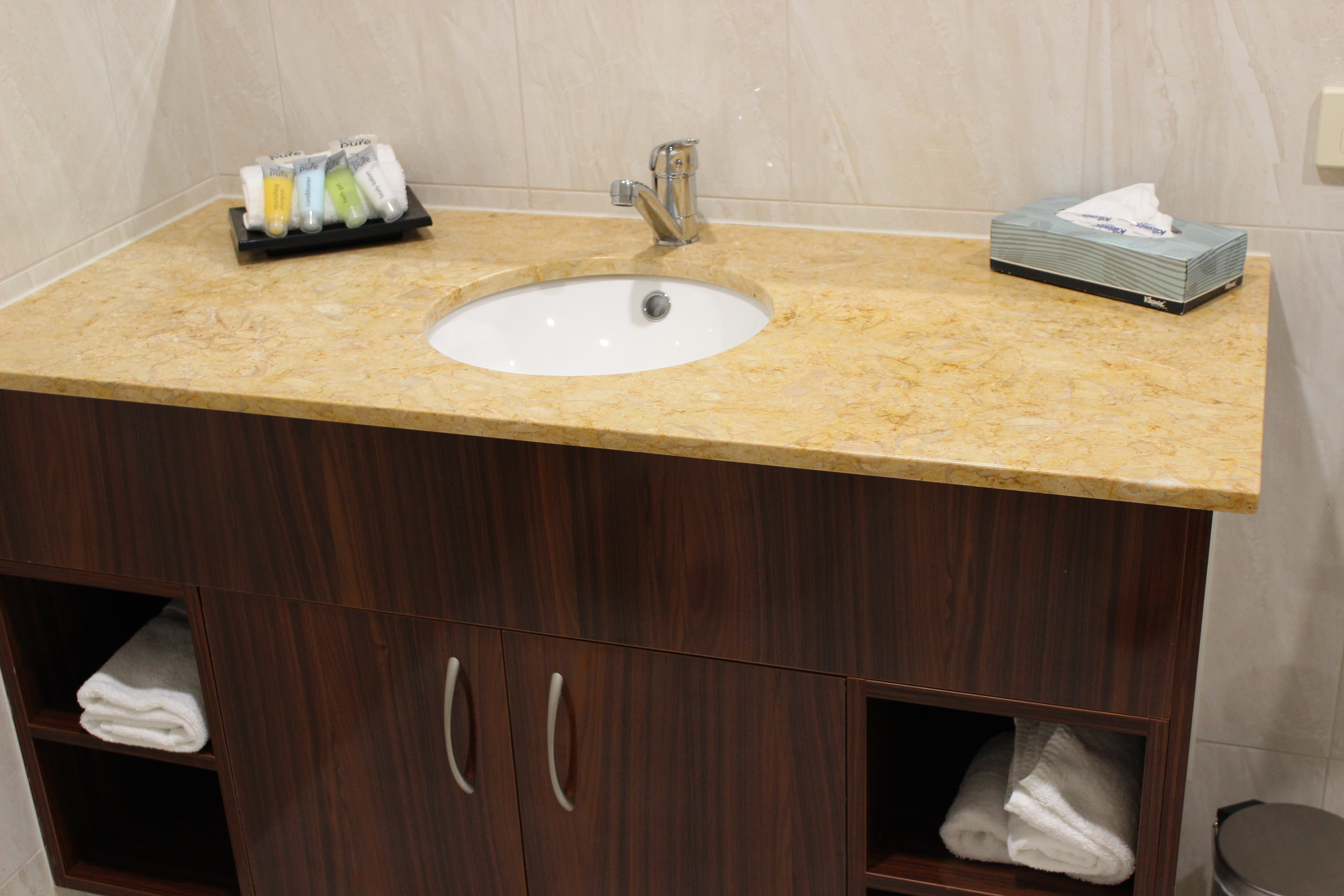 Quality Hotel Regent Rockhampton - Image 4