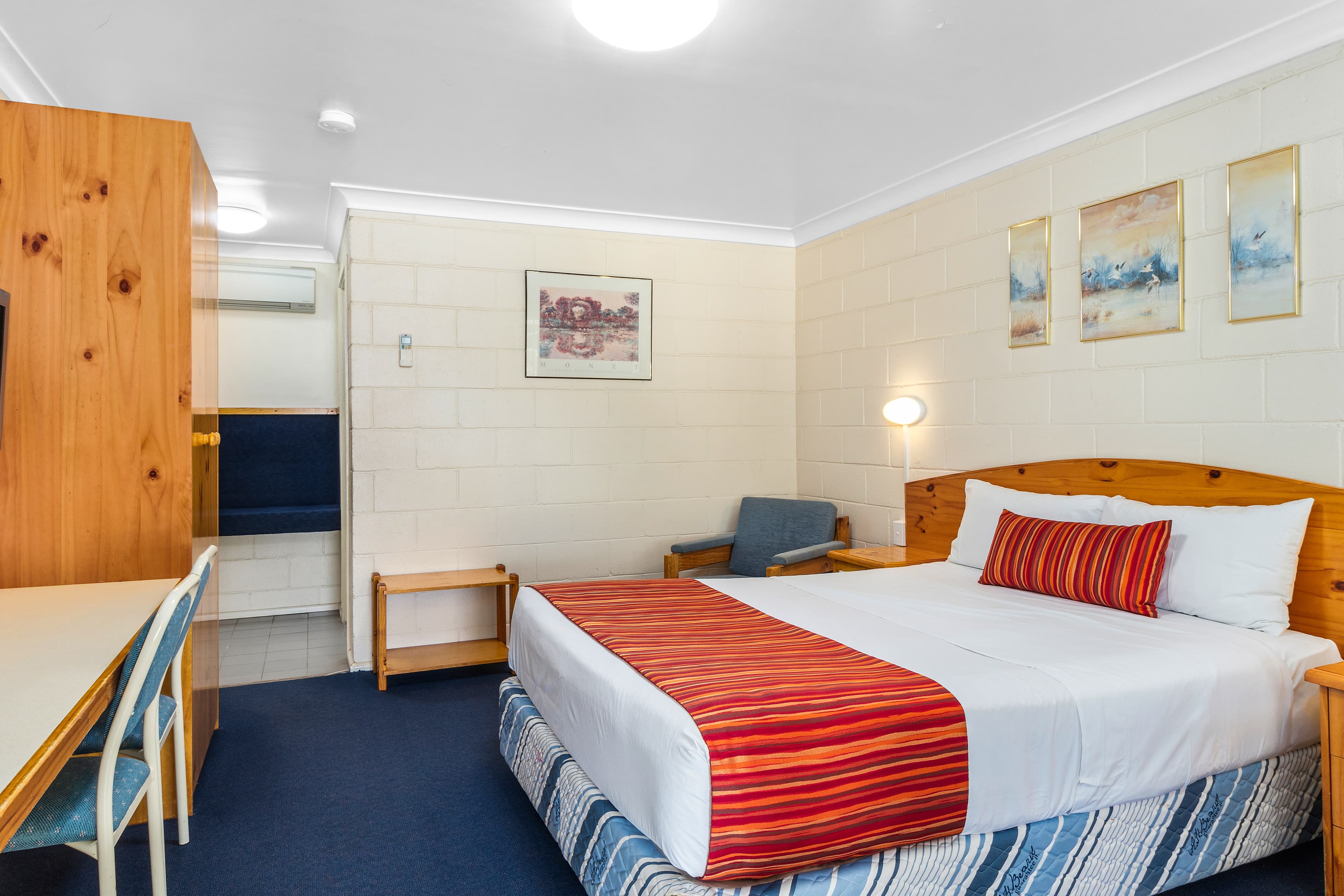 Econo Lodge Alabaster - Image 2