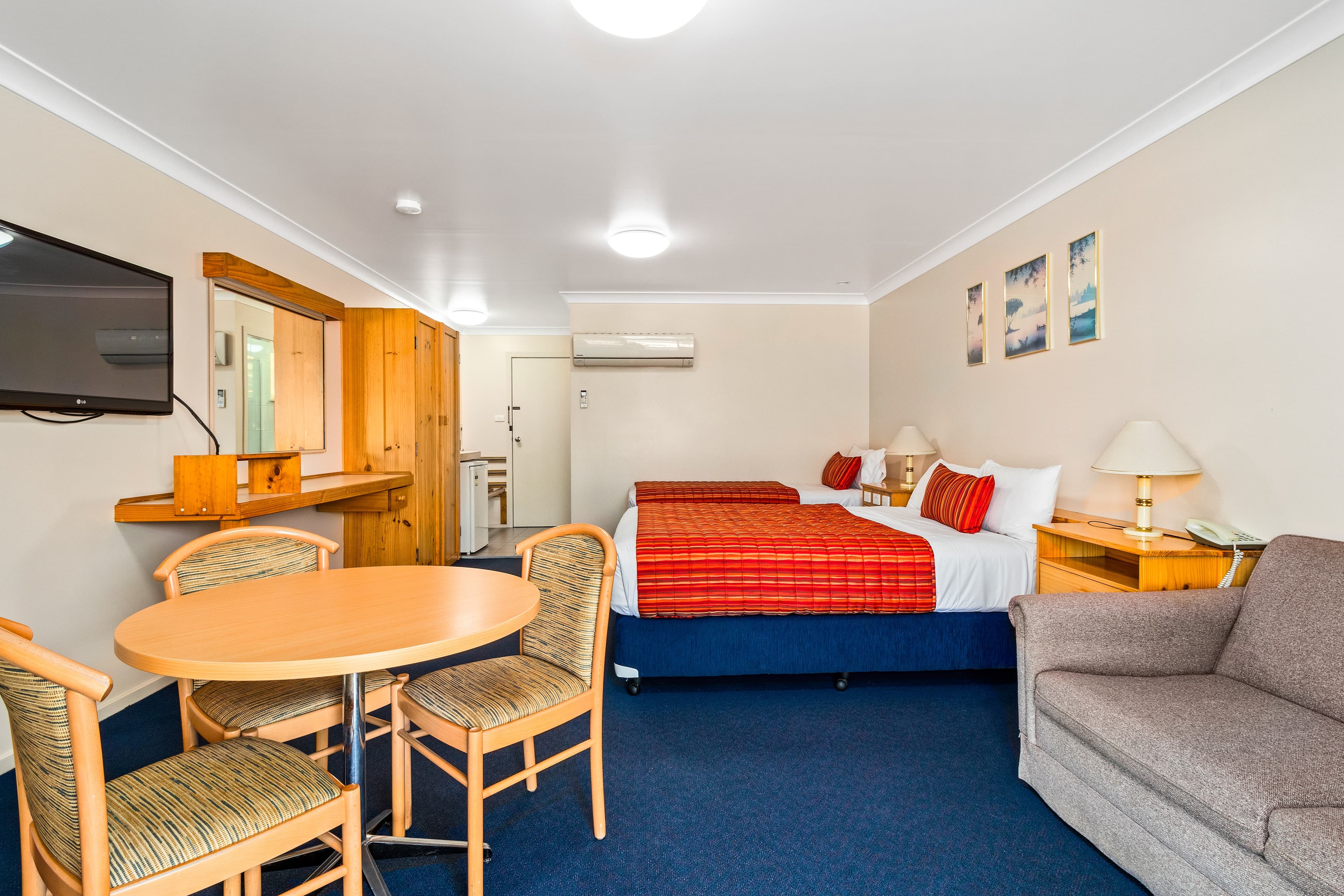 Econo Lodge Alabaster — 13