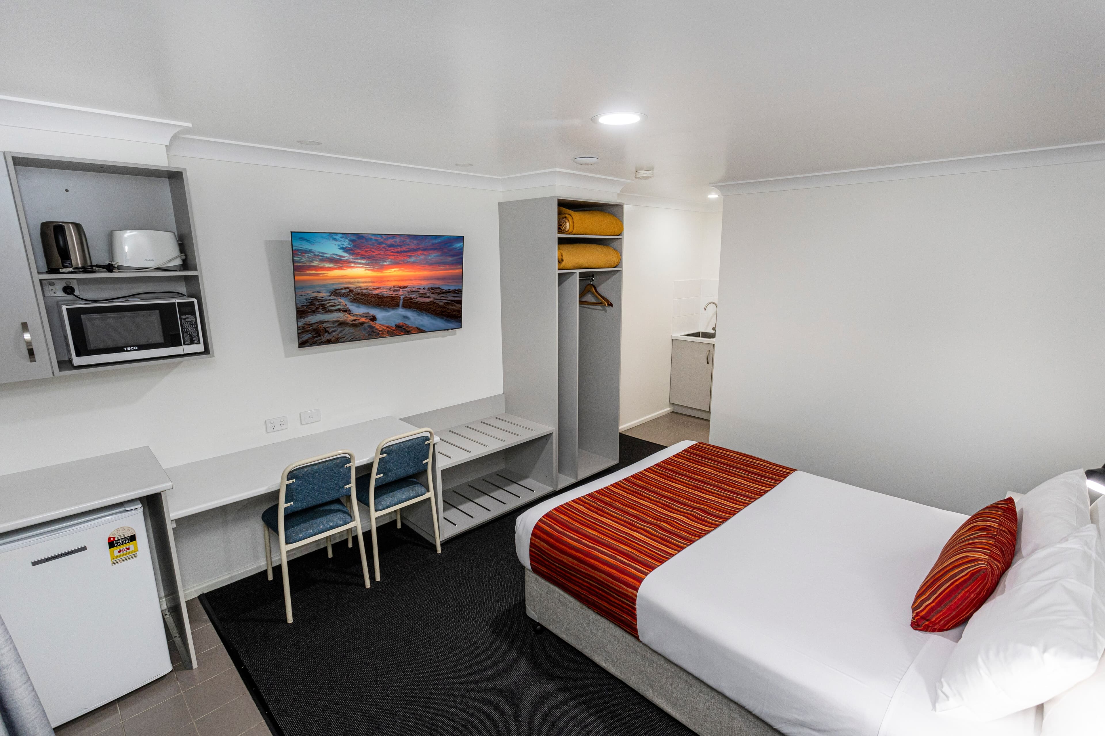 Econo Lodge Alabaster — 29
