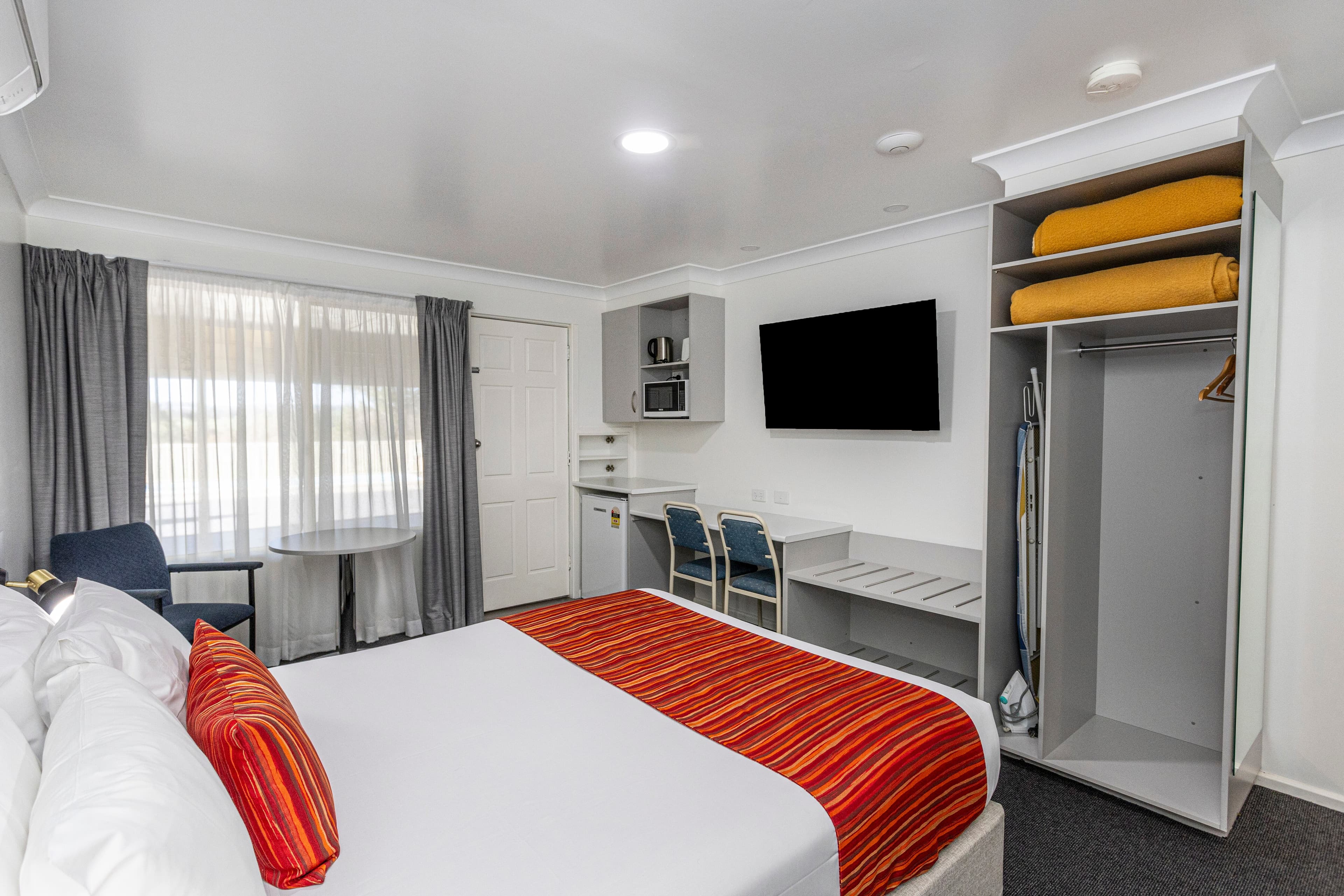 Econo Lodge Alabaster — 33