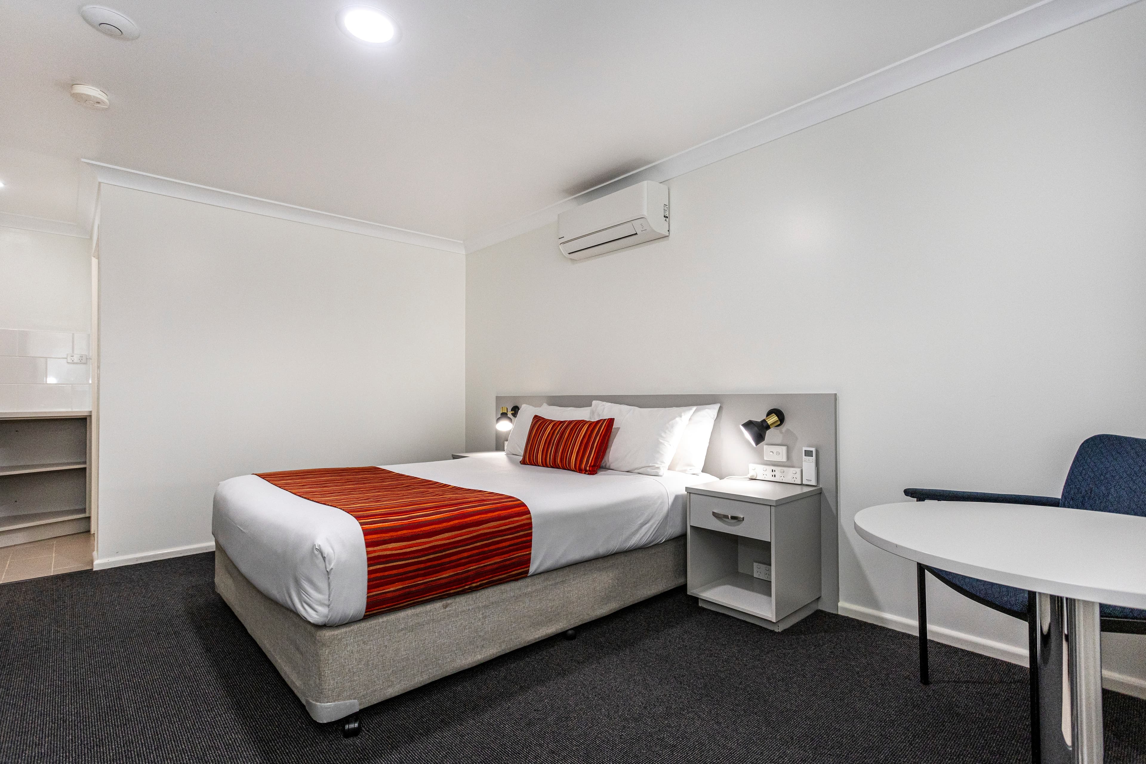 Econo Lodge Alabaster — 34