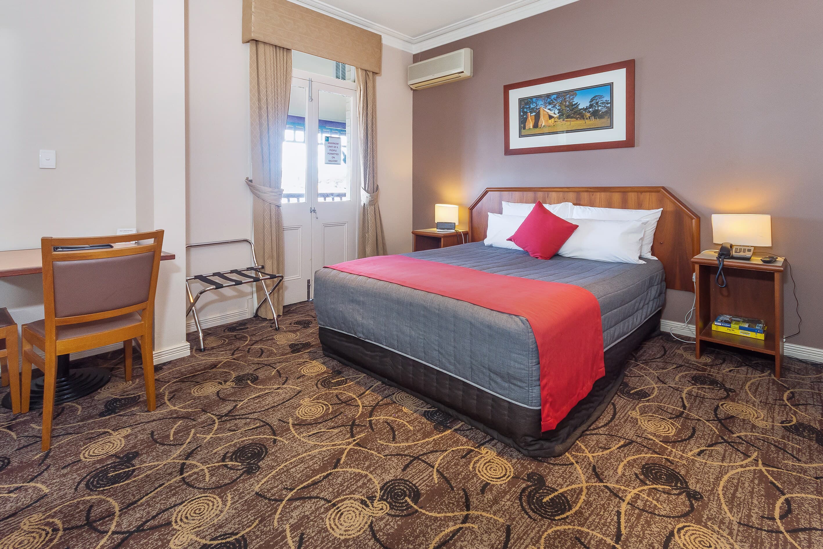 Quality Hotel Bayswater - Image 3