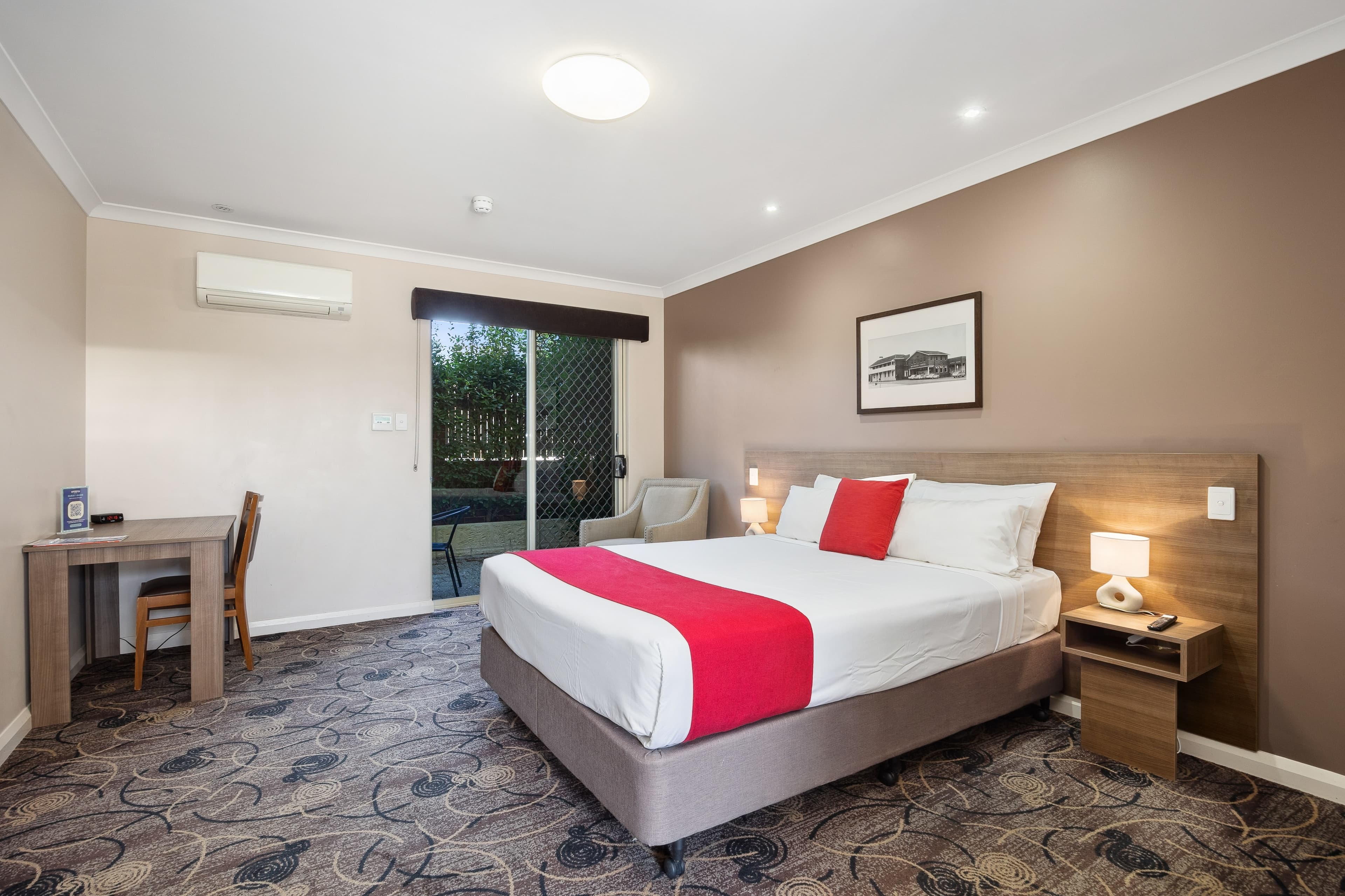 Quality Hotel Bayswater — 8