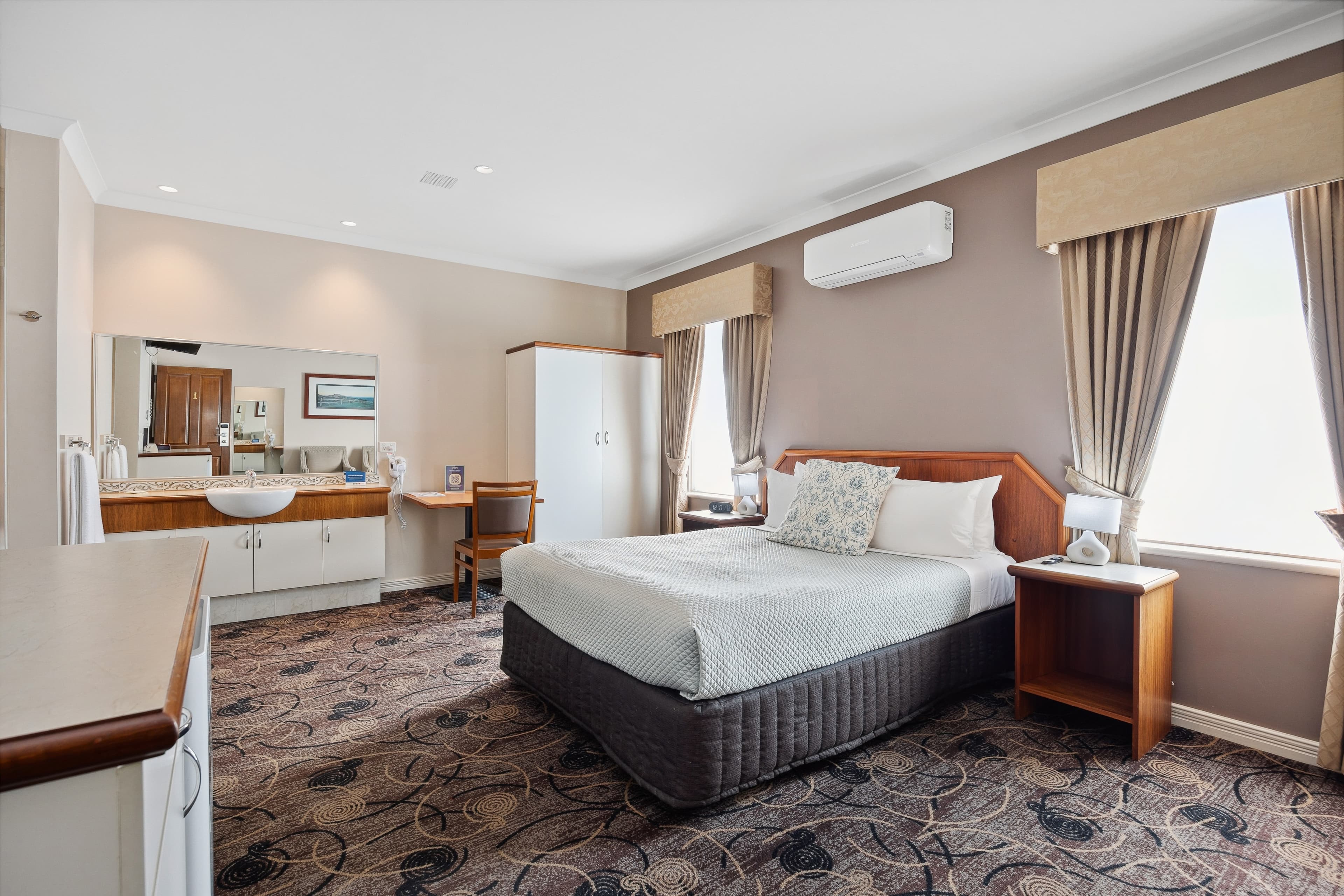 Quality Hotel Bayswater — 12