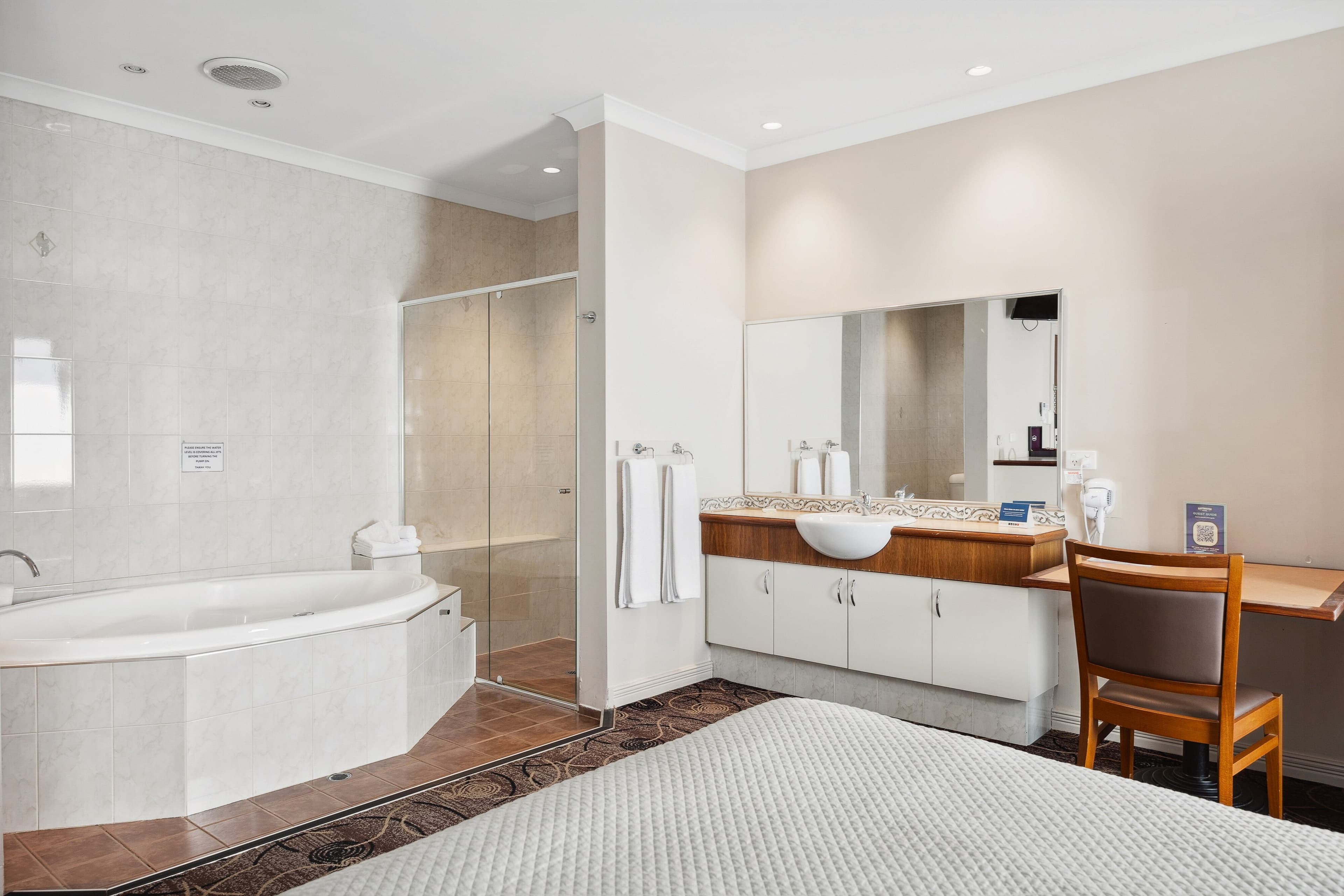 Quality Hotel Bayswater — 13