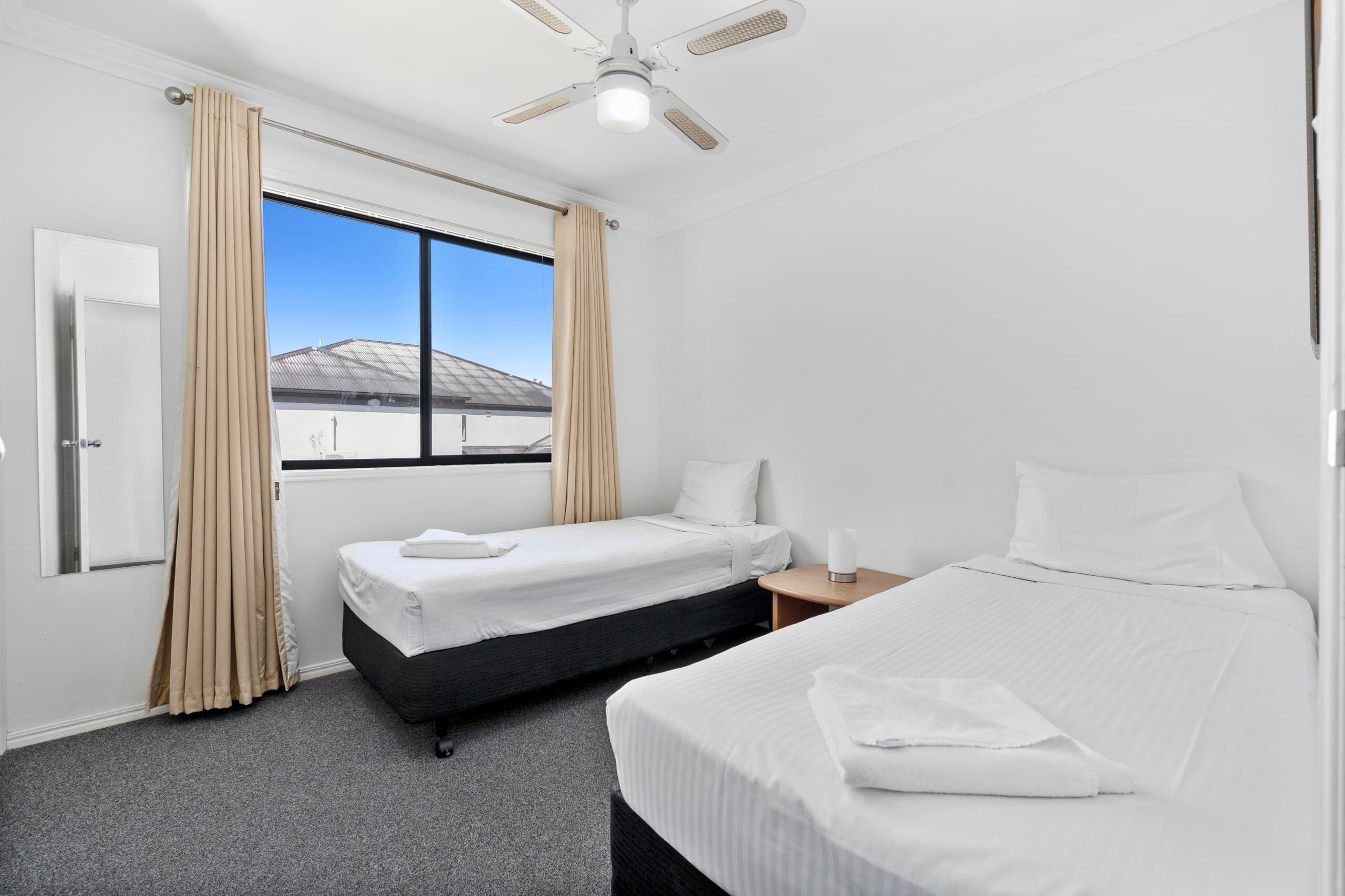 Econo Lodge Waterford - Image 2