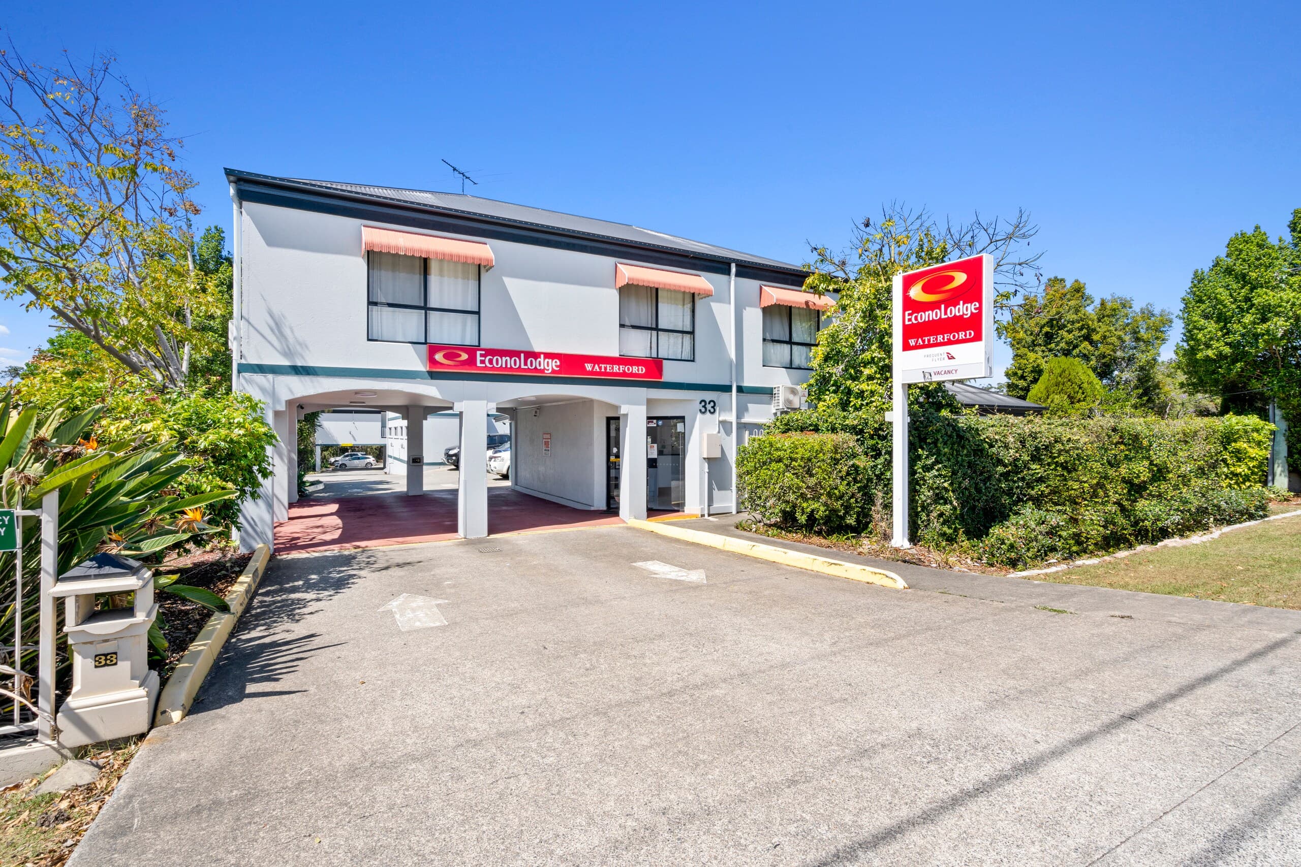 Econo Lodge Waterford - Image 1