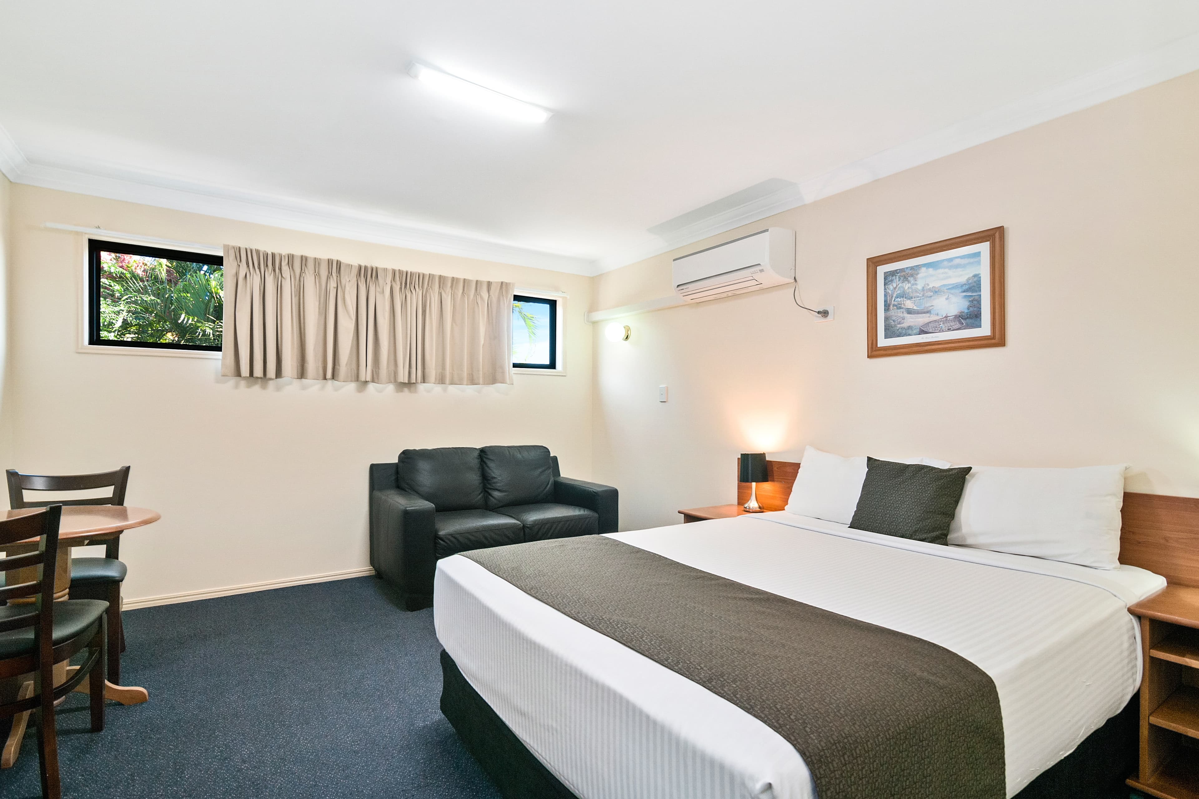 Econo Lodge Waterford — 13