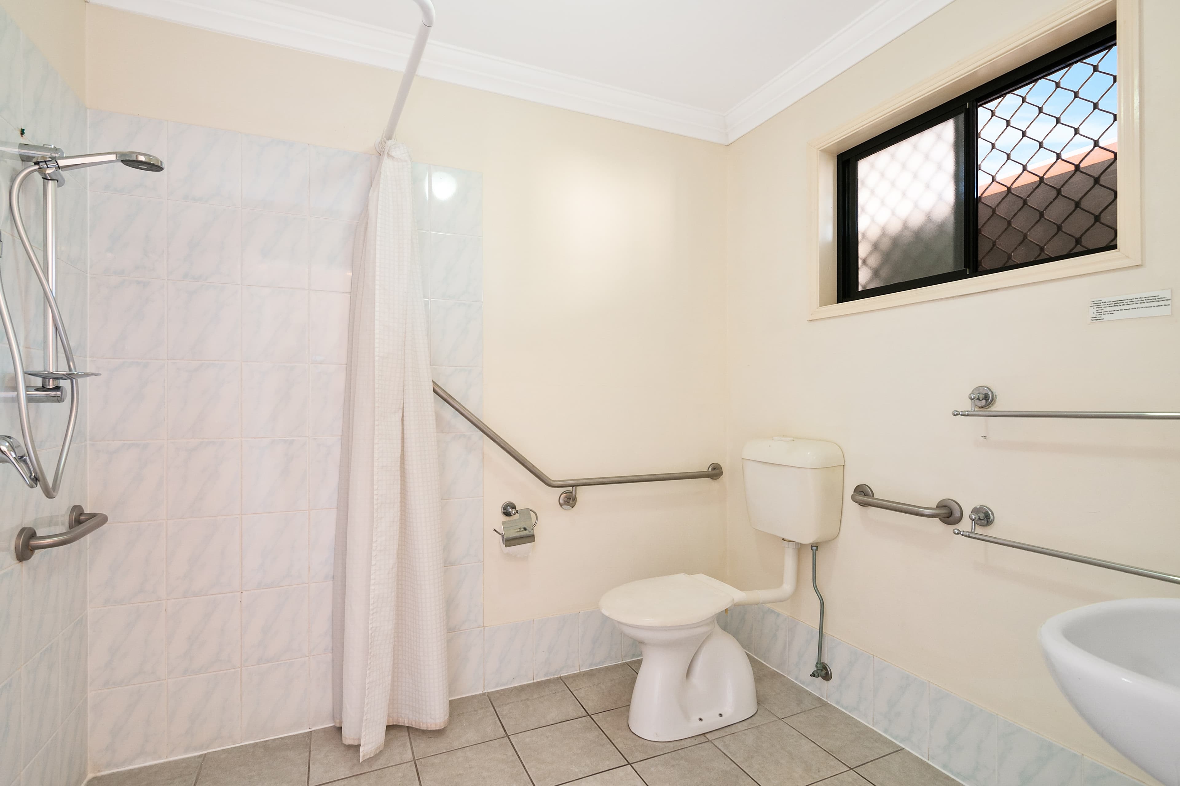 Econo Lodge Waterford — 16