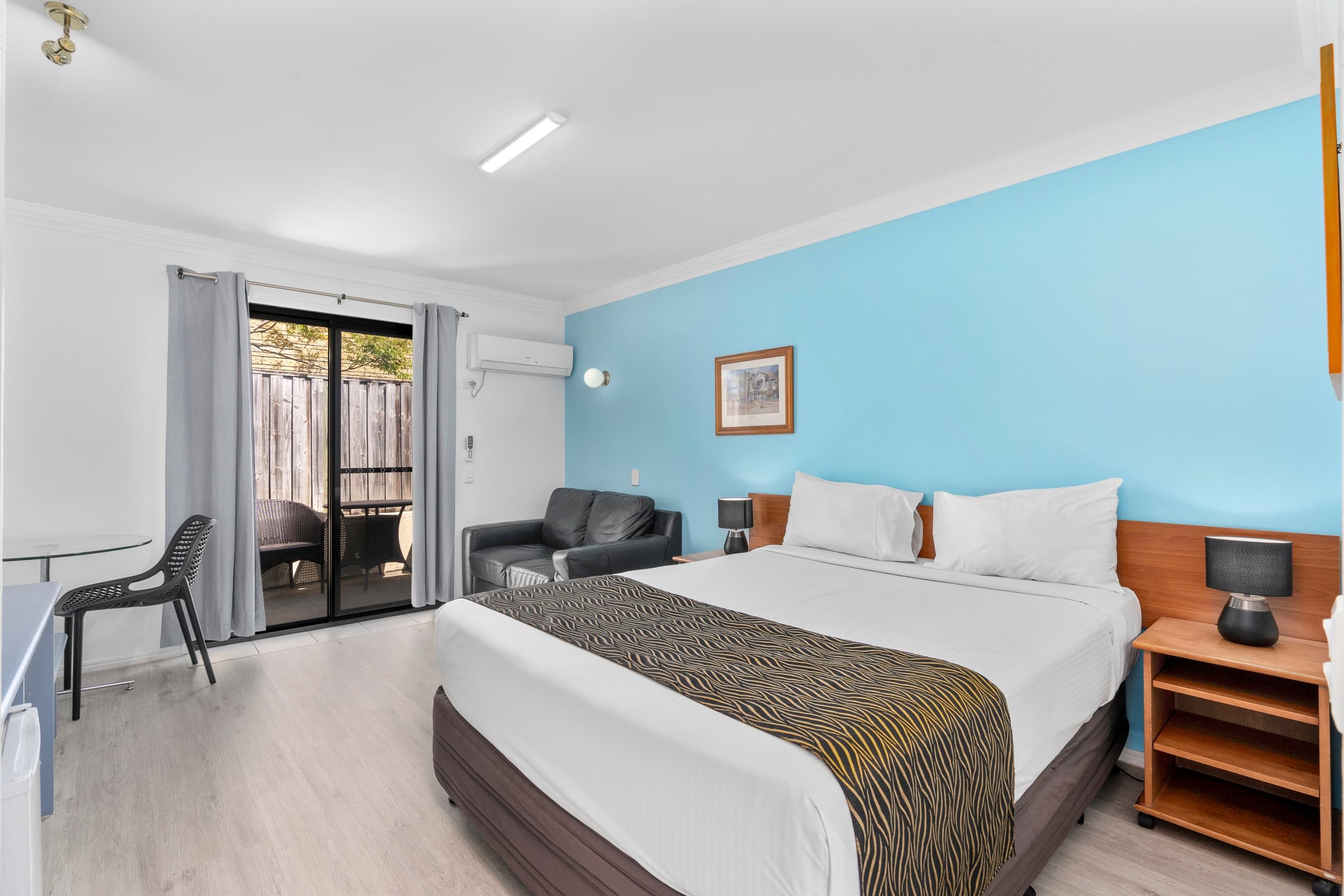 Econo Lodge Waterford — 8