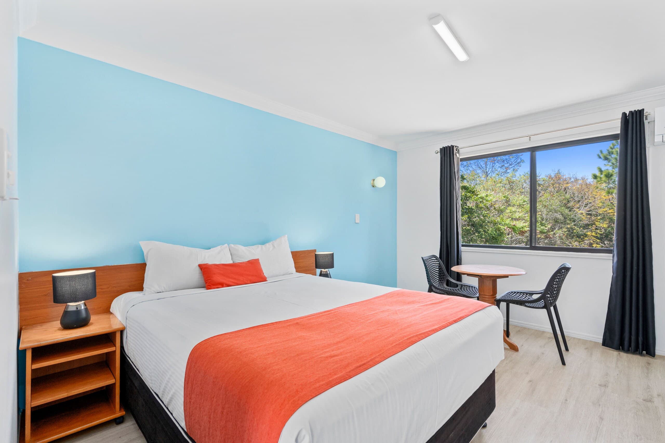 Econo Lodge Waterford — 12