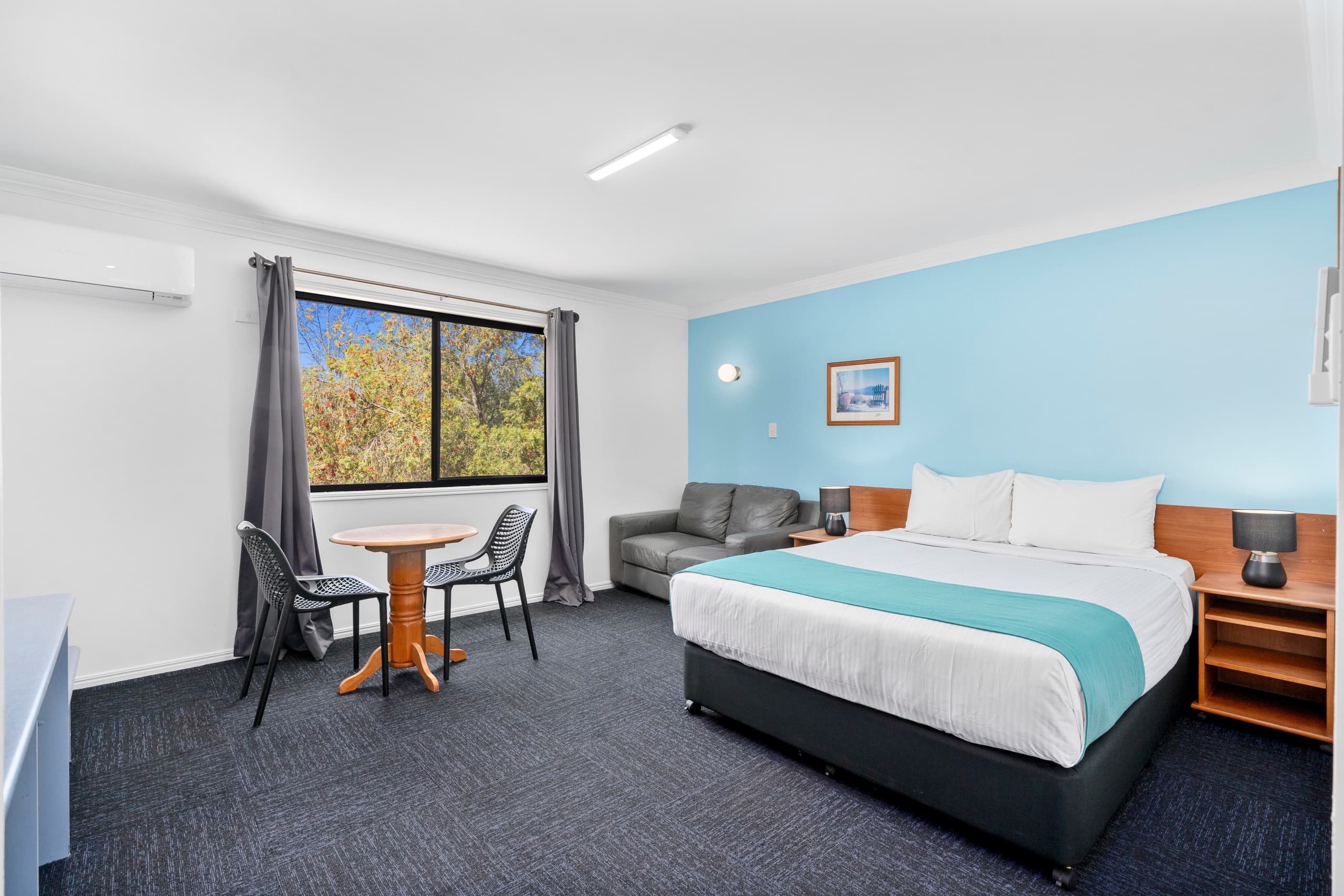 Econo Lodge Waterford — 15