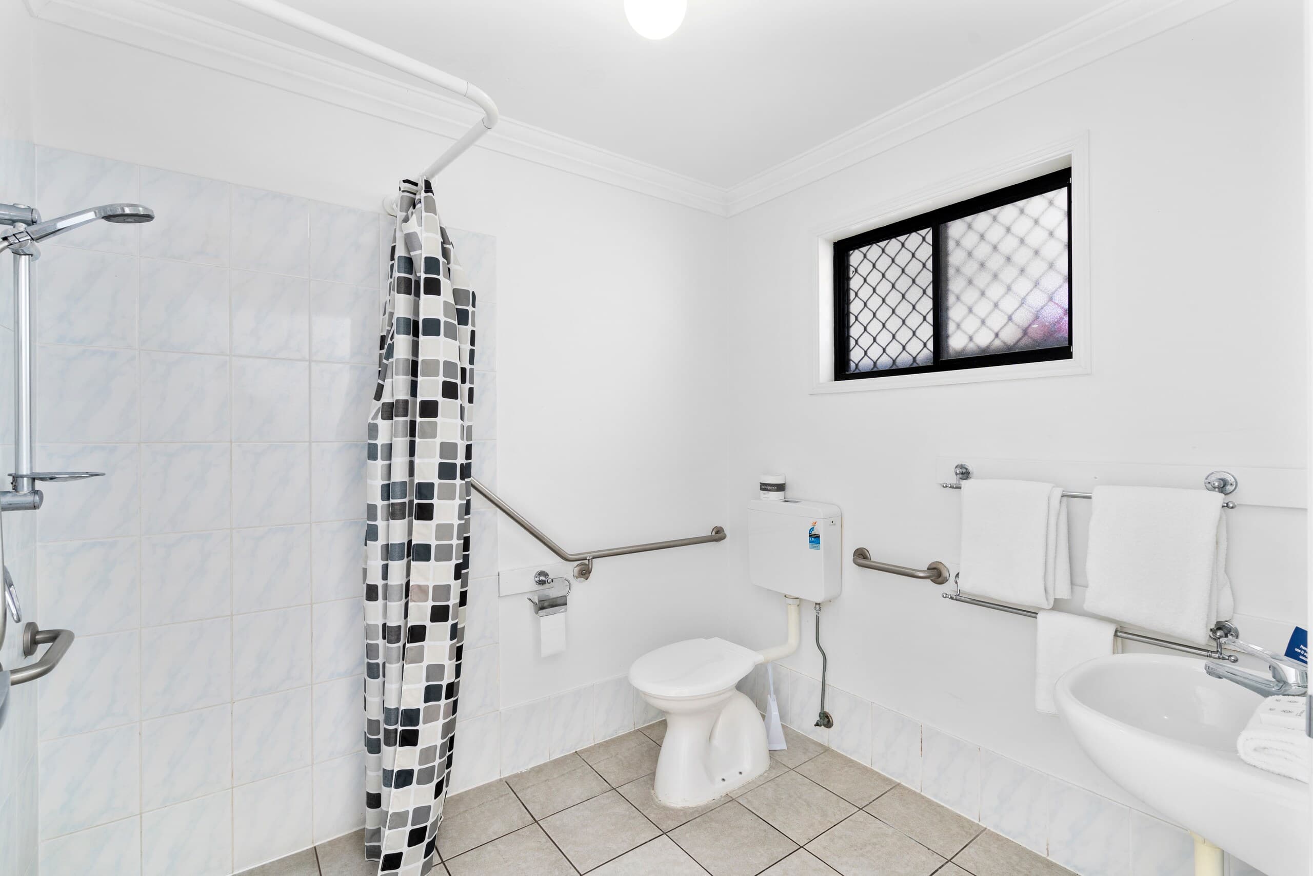 Econo Lodge Waterford — 18