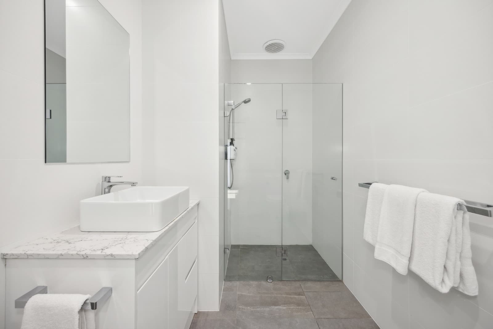 Comfort Inn Regal Park — 8