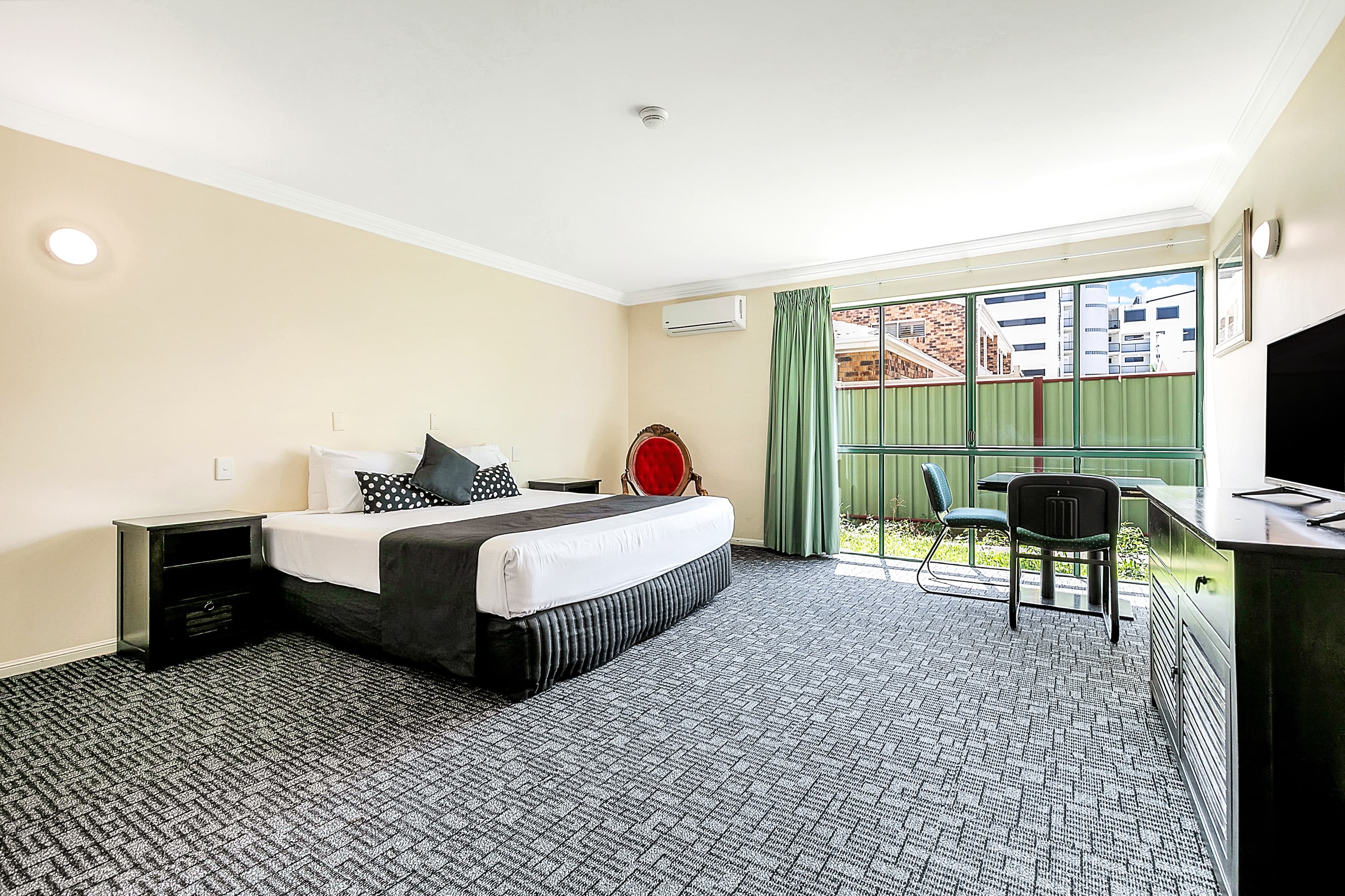 Comfort Hotel Pacific Cleveland — 10