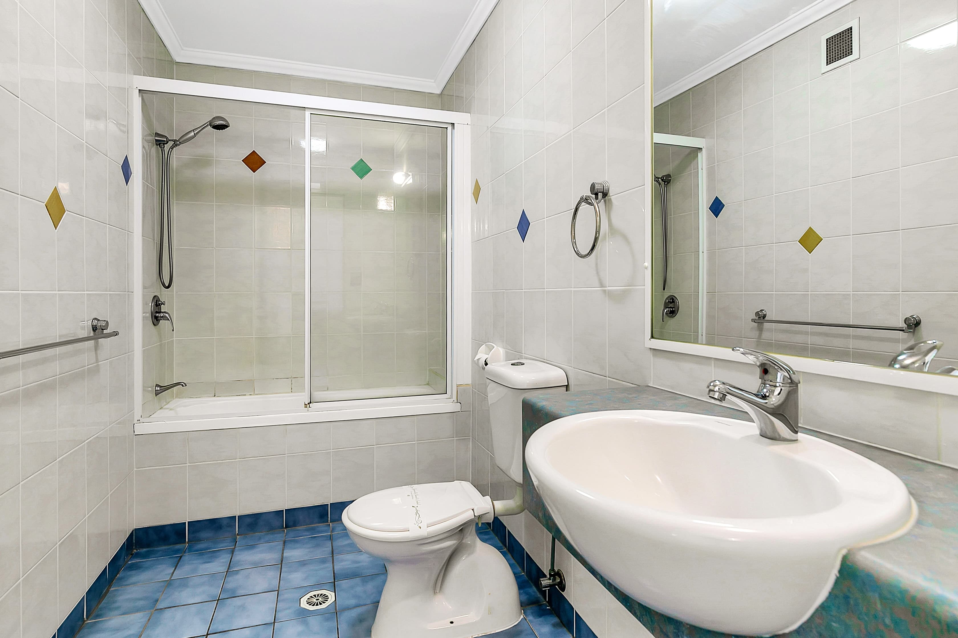 Comfort Hotel Pacific Cleveland — 15