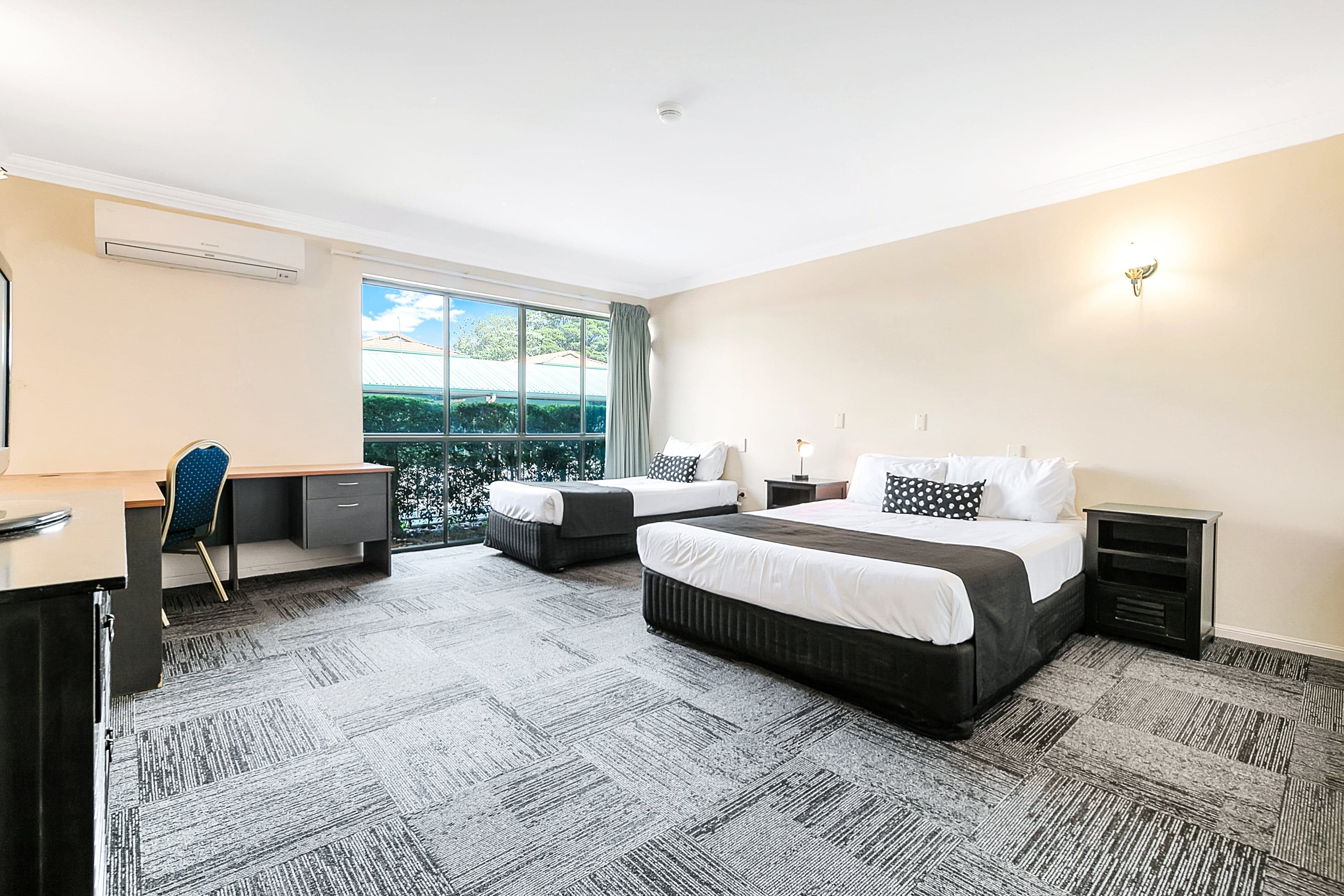 Comfort Hotel Pacific Cleveland — 19