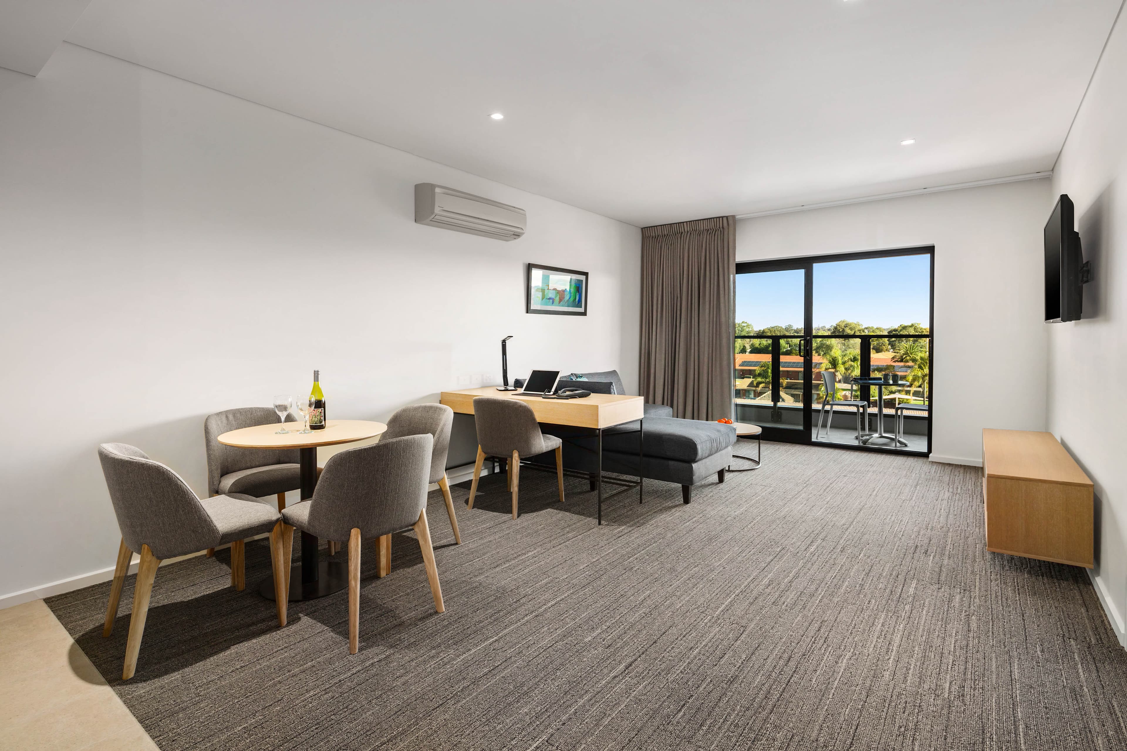 Quality Hotel Lakeside — 5