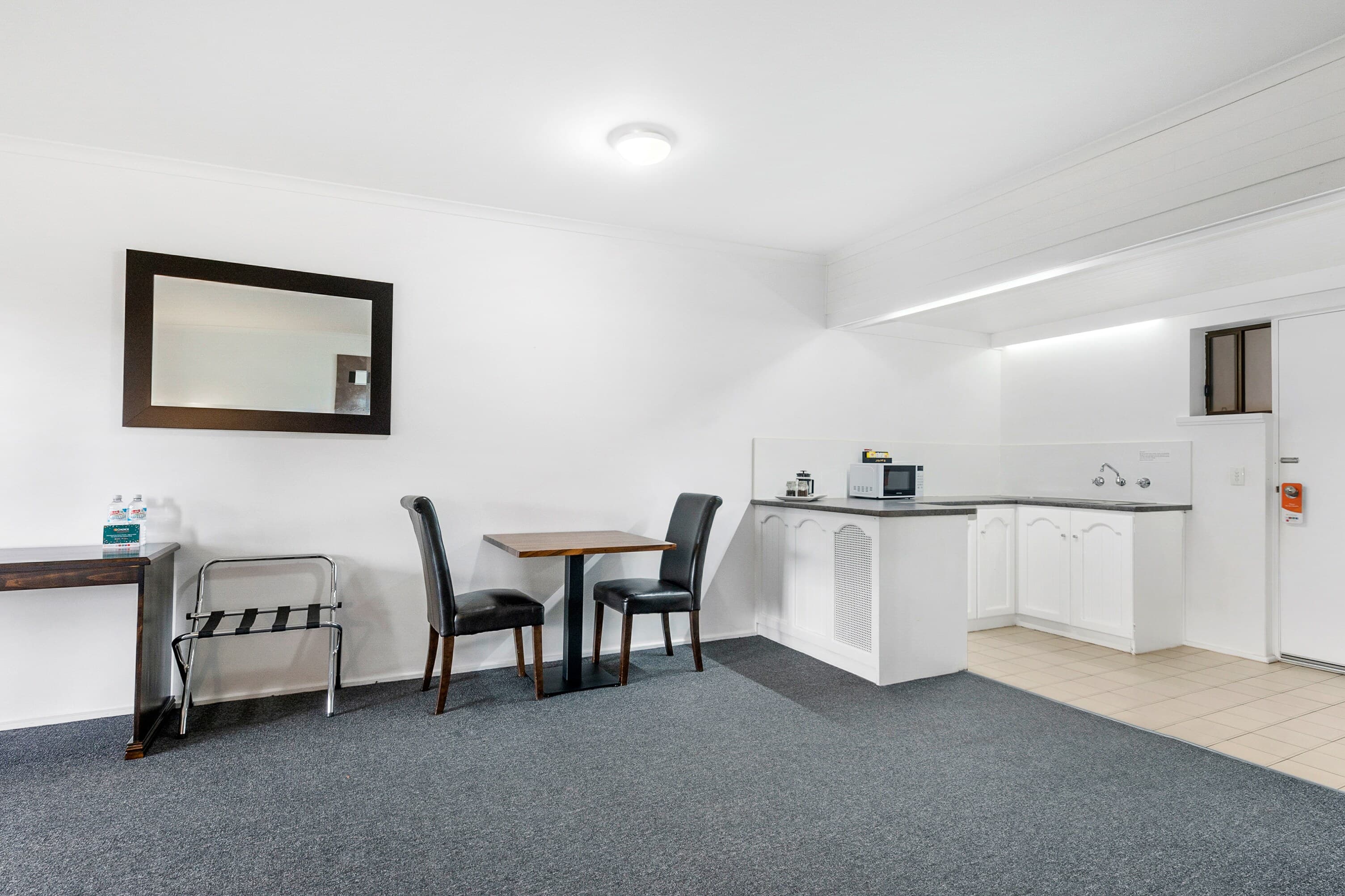 Comfort Inn & Suites Riverland - Image 4