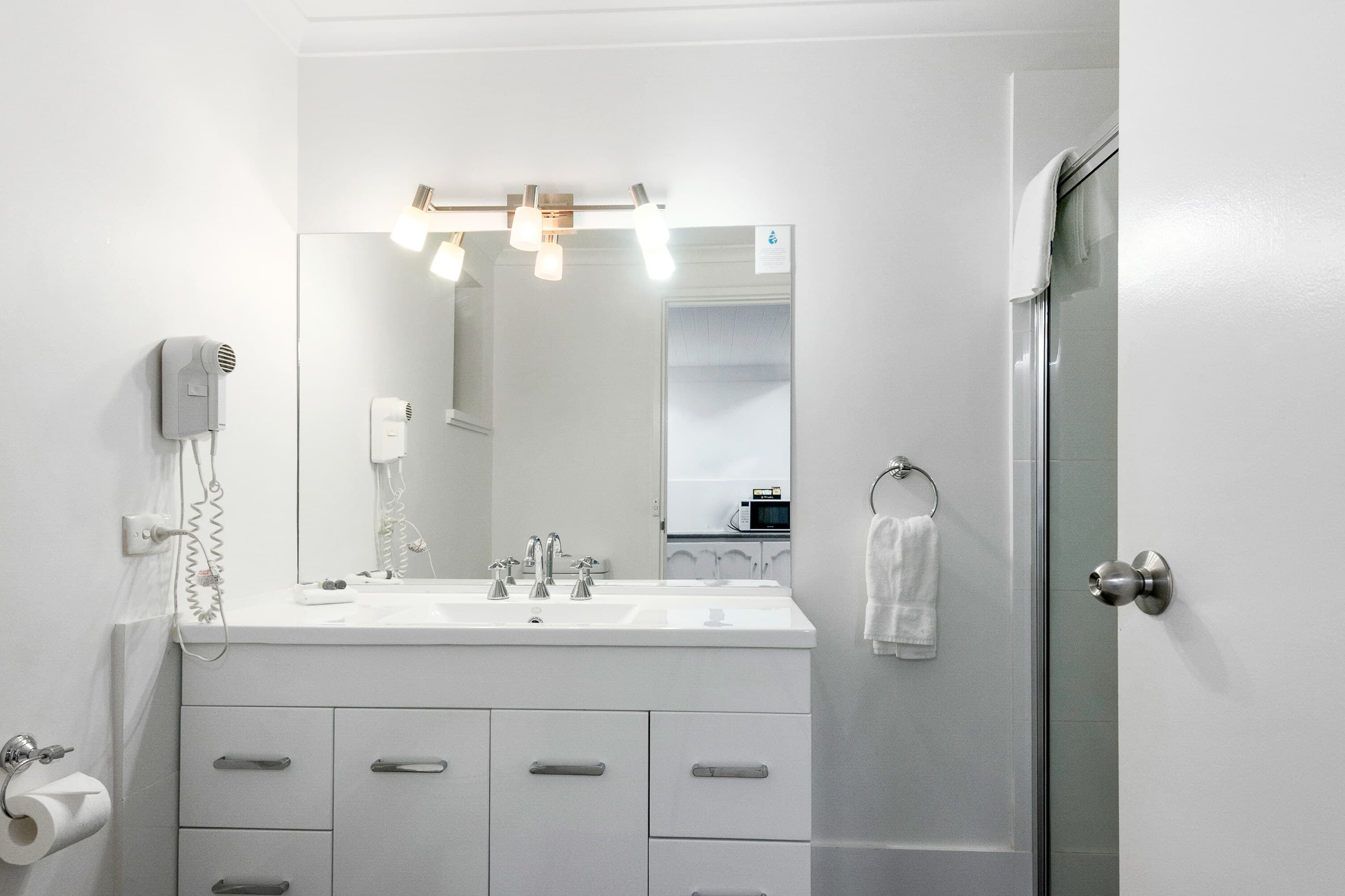 Comfort Inn & Suites Riverland — 7