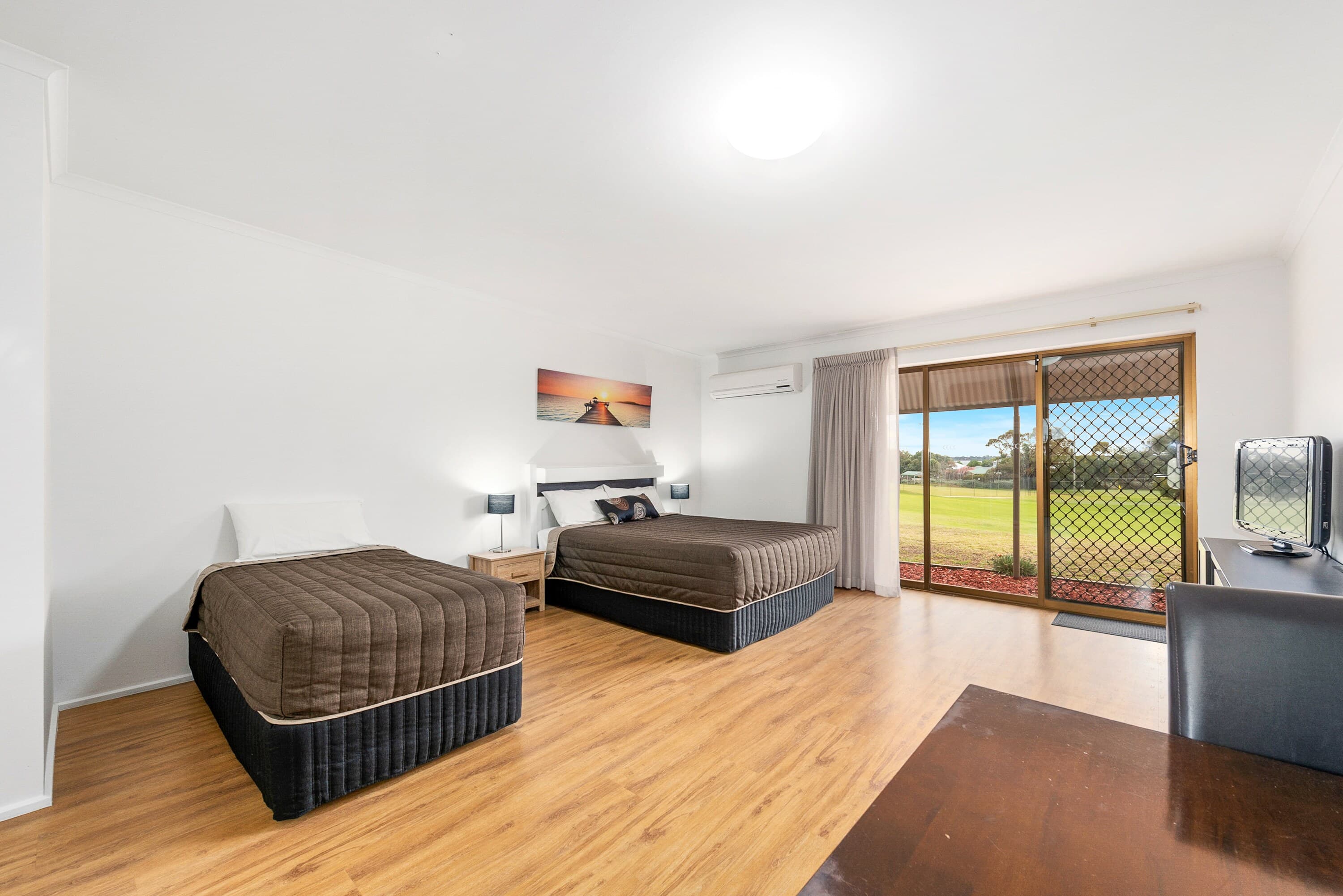 Comfort Inn & Suites Riverland — 9