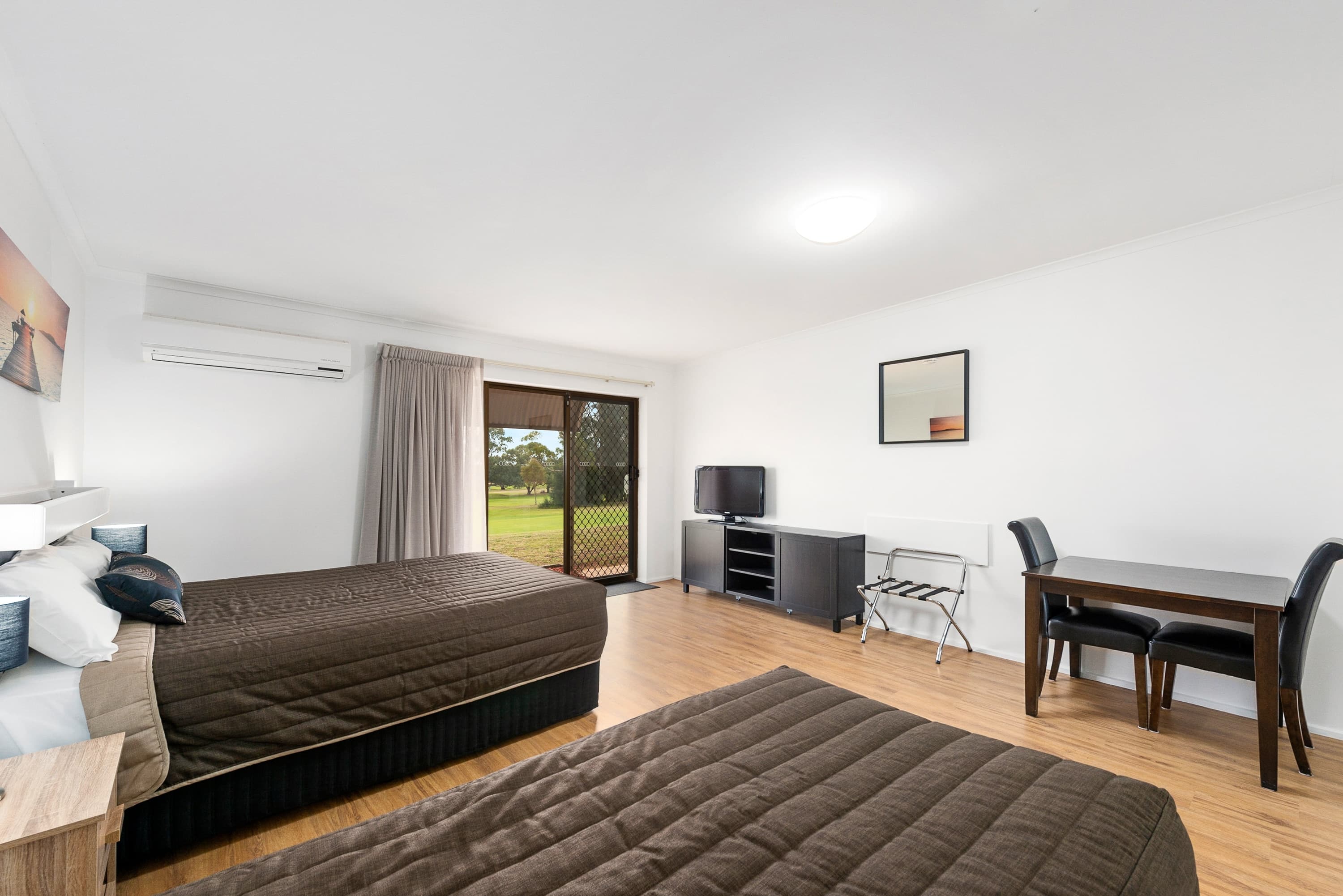 Comfort Inn & Suites Riverland — 10