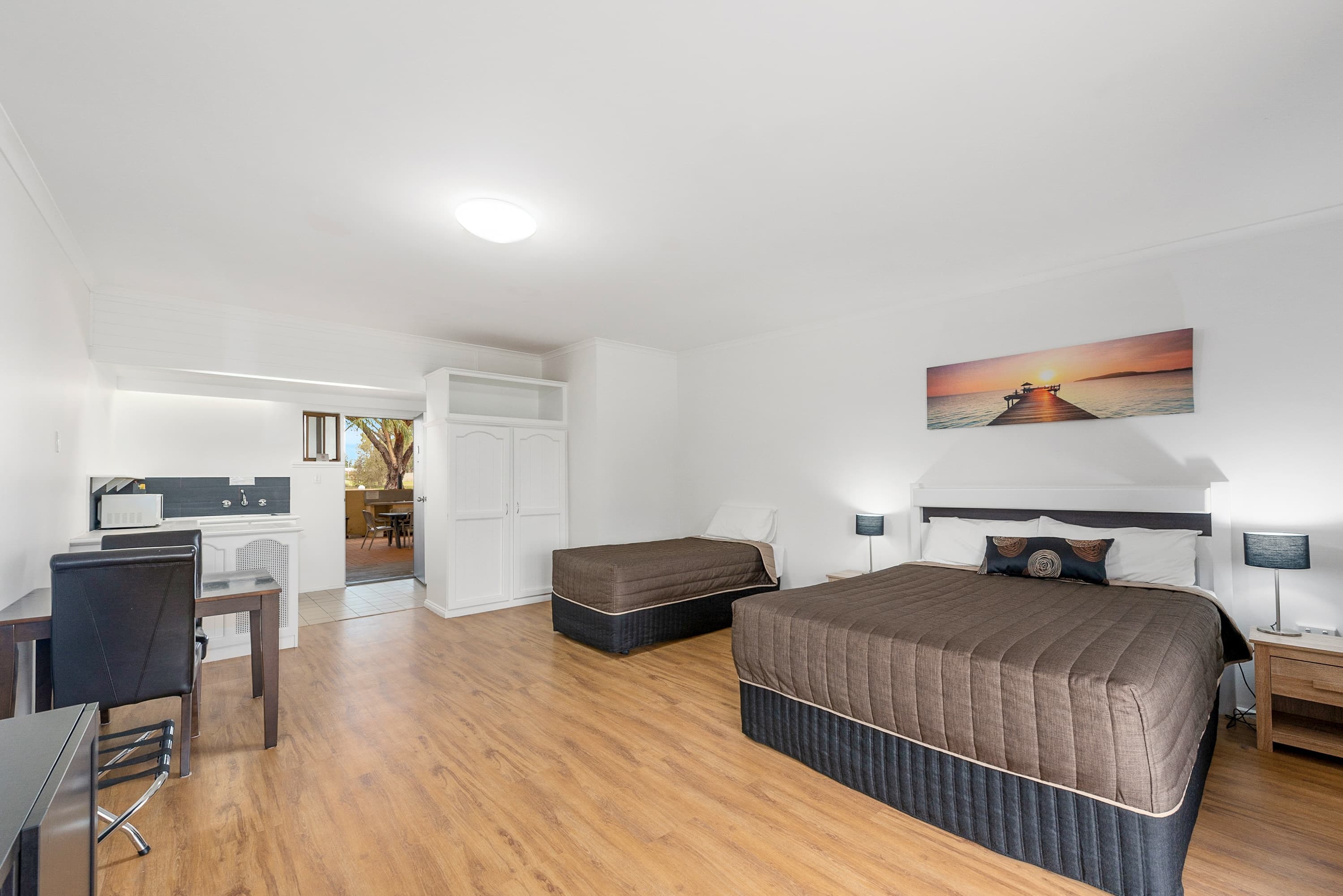 Comfort Inn & Suites Riverland — 11