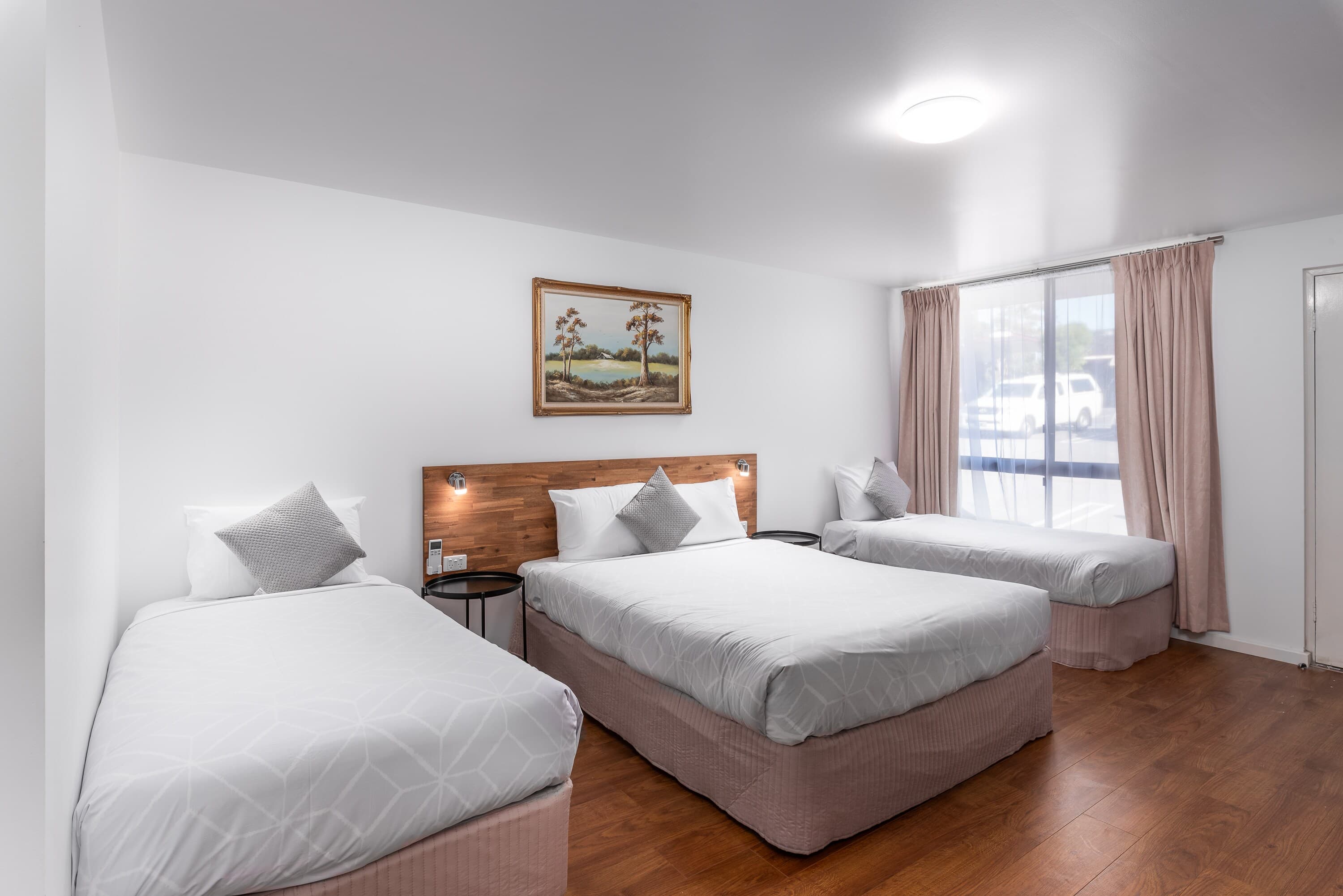 Econo Lodge Lilydale - Image 4