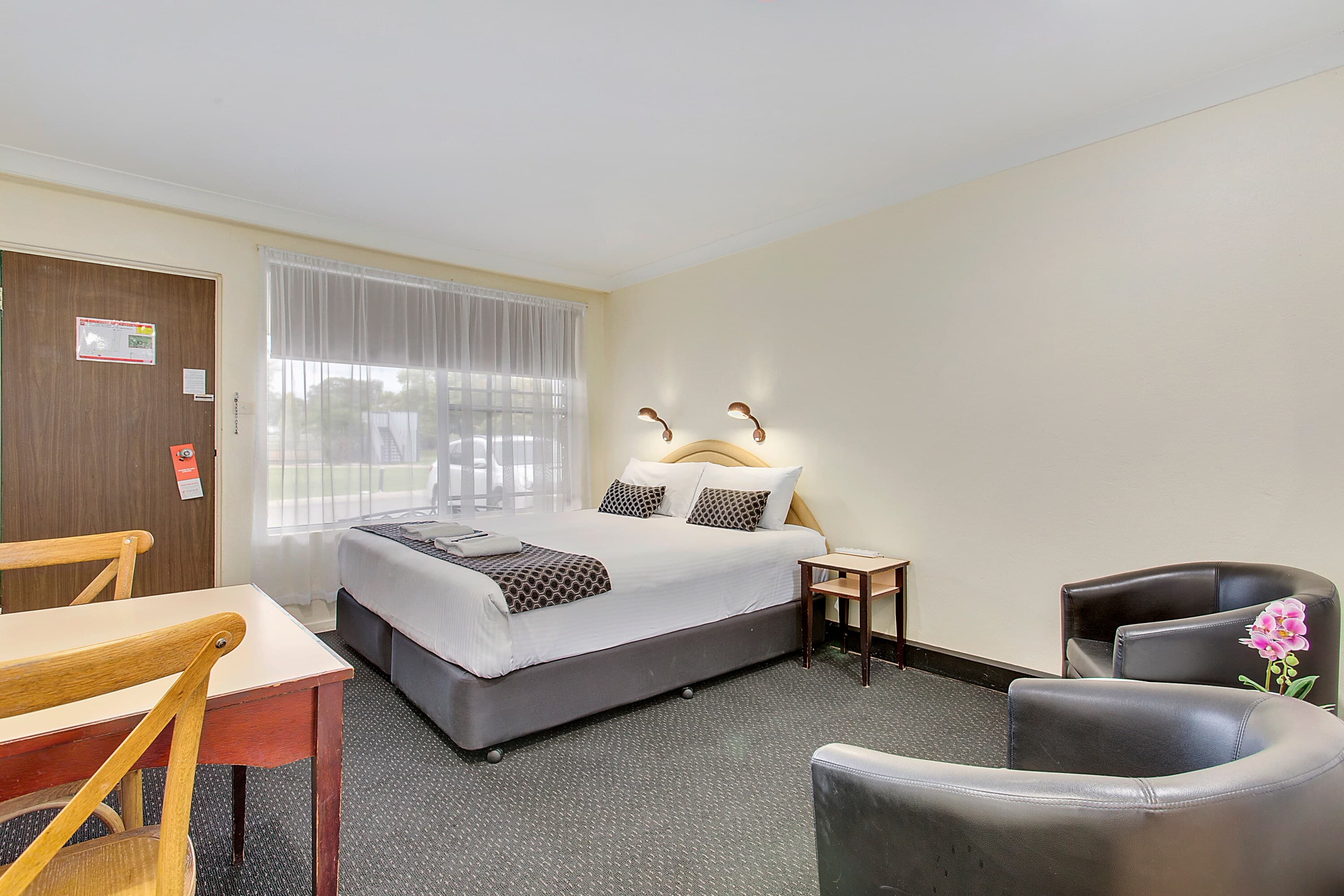 Econo Lodge Savannah Park Tamworth - Image 3
