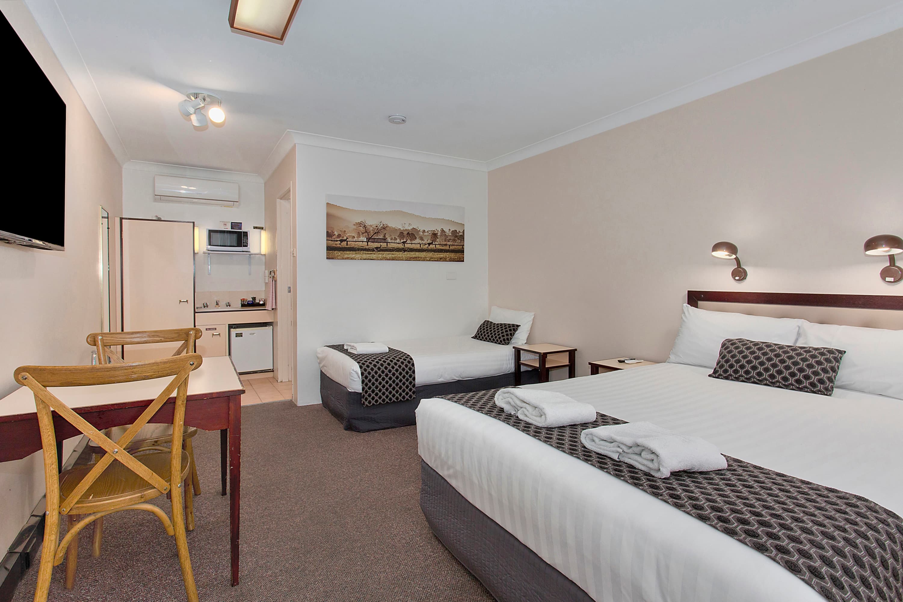 Econo Lodge Savannah Park Tamworth — 8