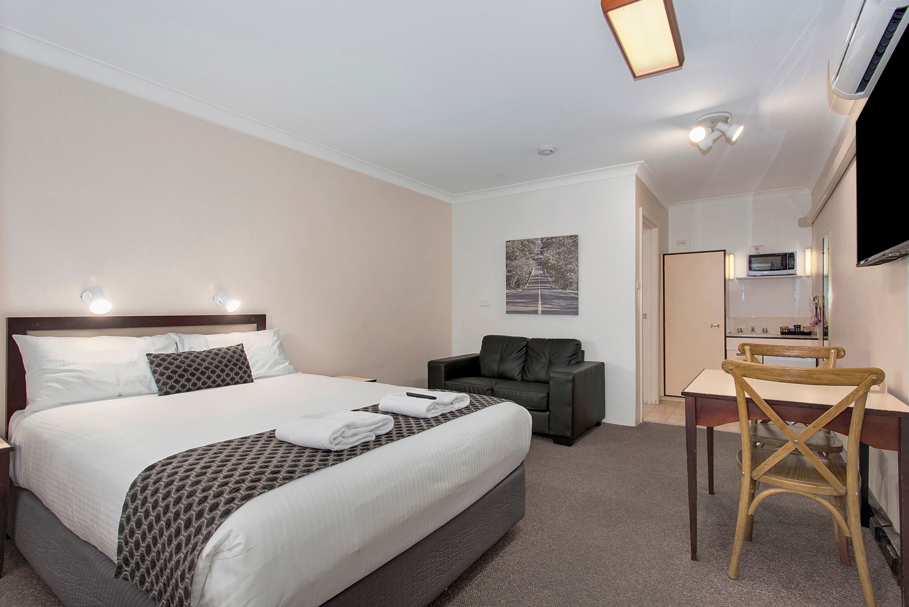 Econo Lodge Savannah Park Tamworth — 10